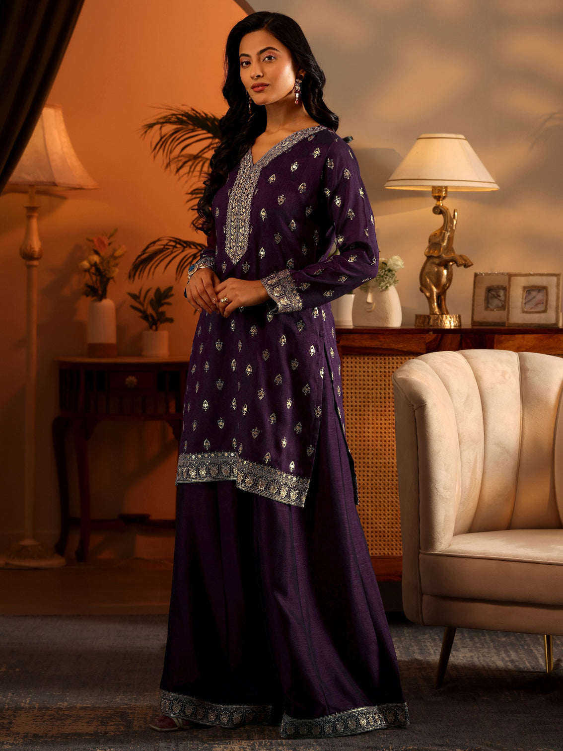 Mameraa Purple Embroidered Silk Blend Straight Suit Set With Dupatta