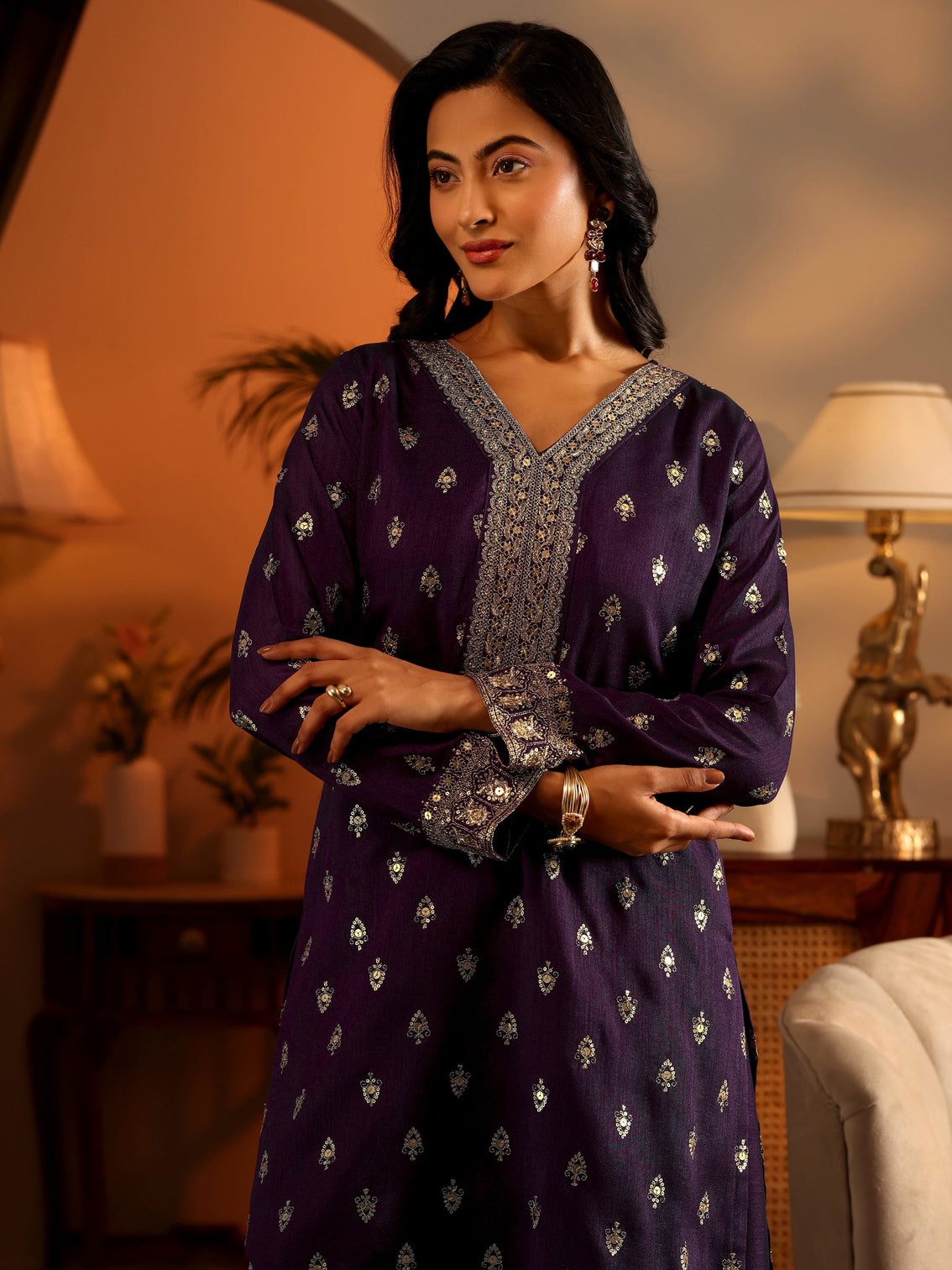 Mameraa Purple Embroidered Silk Blend Straight Suit Set With Dupatta