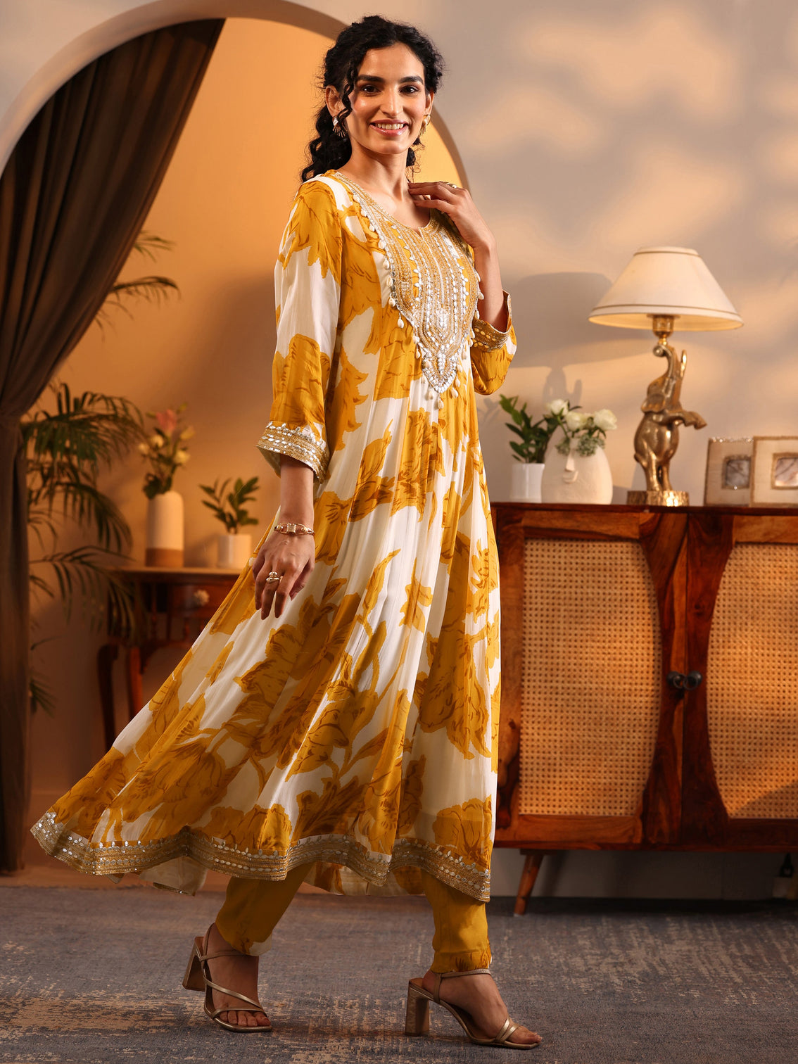 Mameraa Off White Printed Georgette Anarkali Suit Set With Dupatta