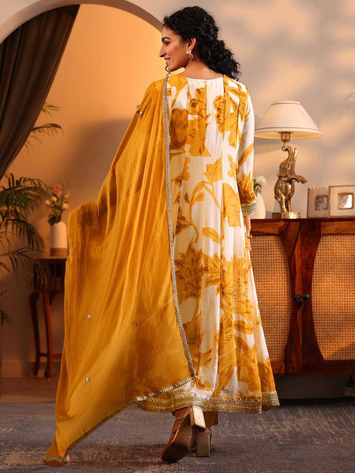Mameraa Off White Printed Georgette Anarkali Suit Set With Dupatta