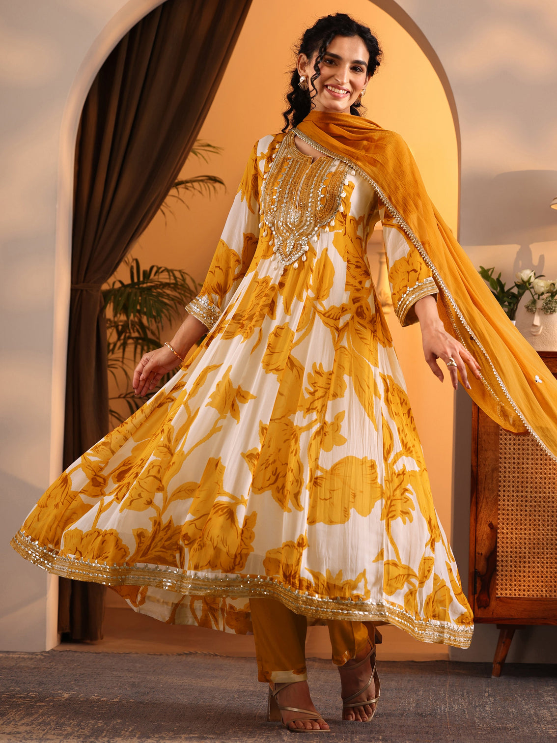 Mameraa Off White Printed Georgette Anarkali Suit Set With Dupatta