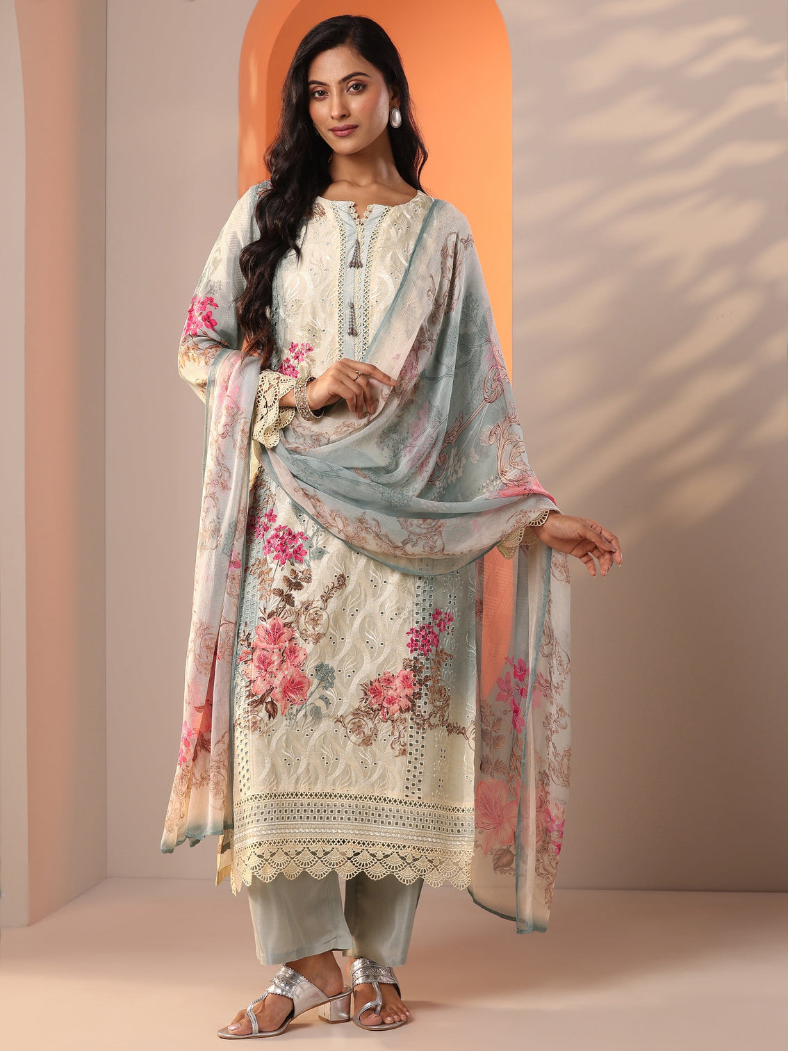 Mameraa Grey Embroidered Silk Blend Straight Suit Set With Dupatta
