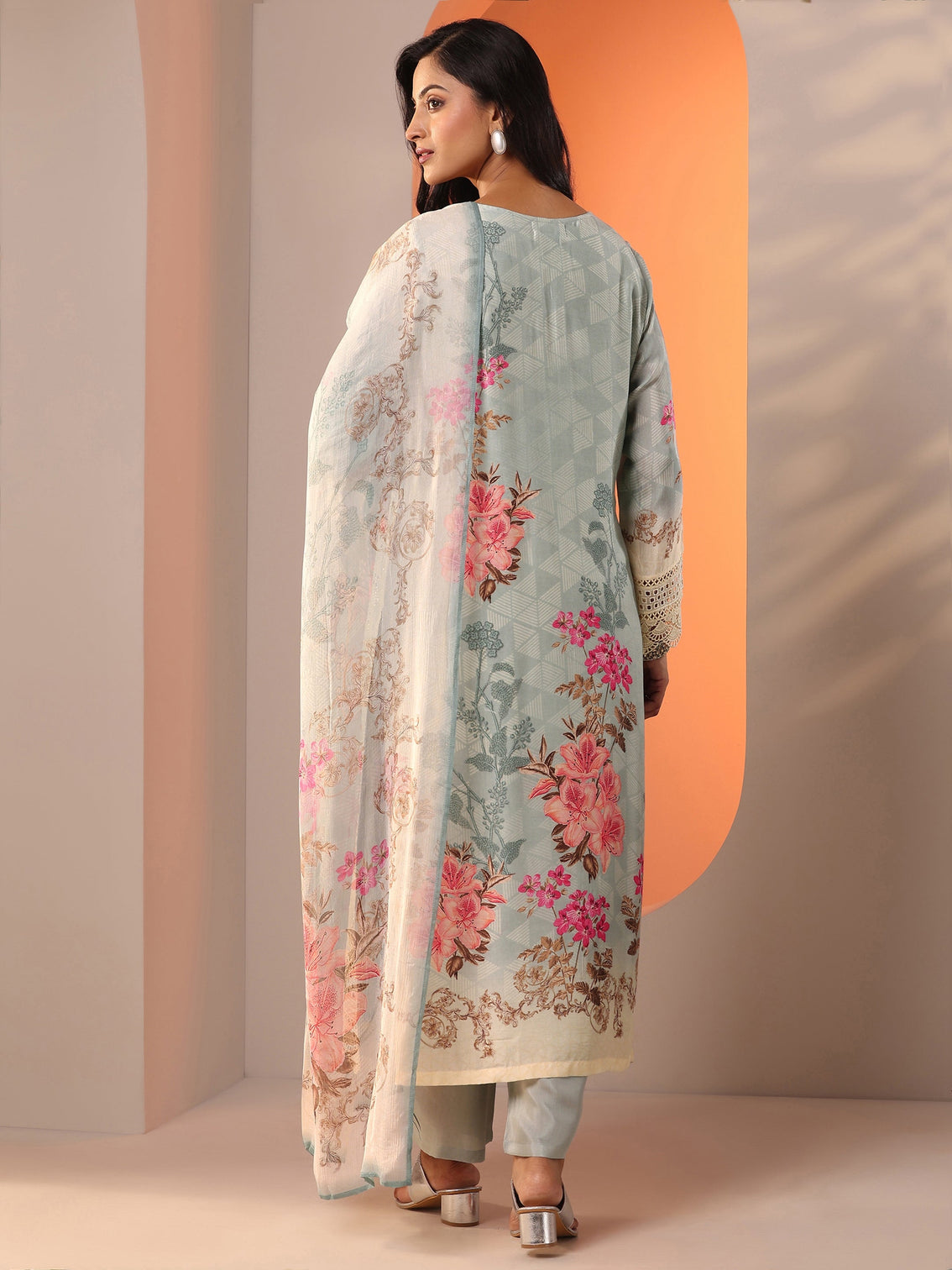 Mameraa Grey Embroidered Silk Blend Straight Suit Set With Dupatta