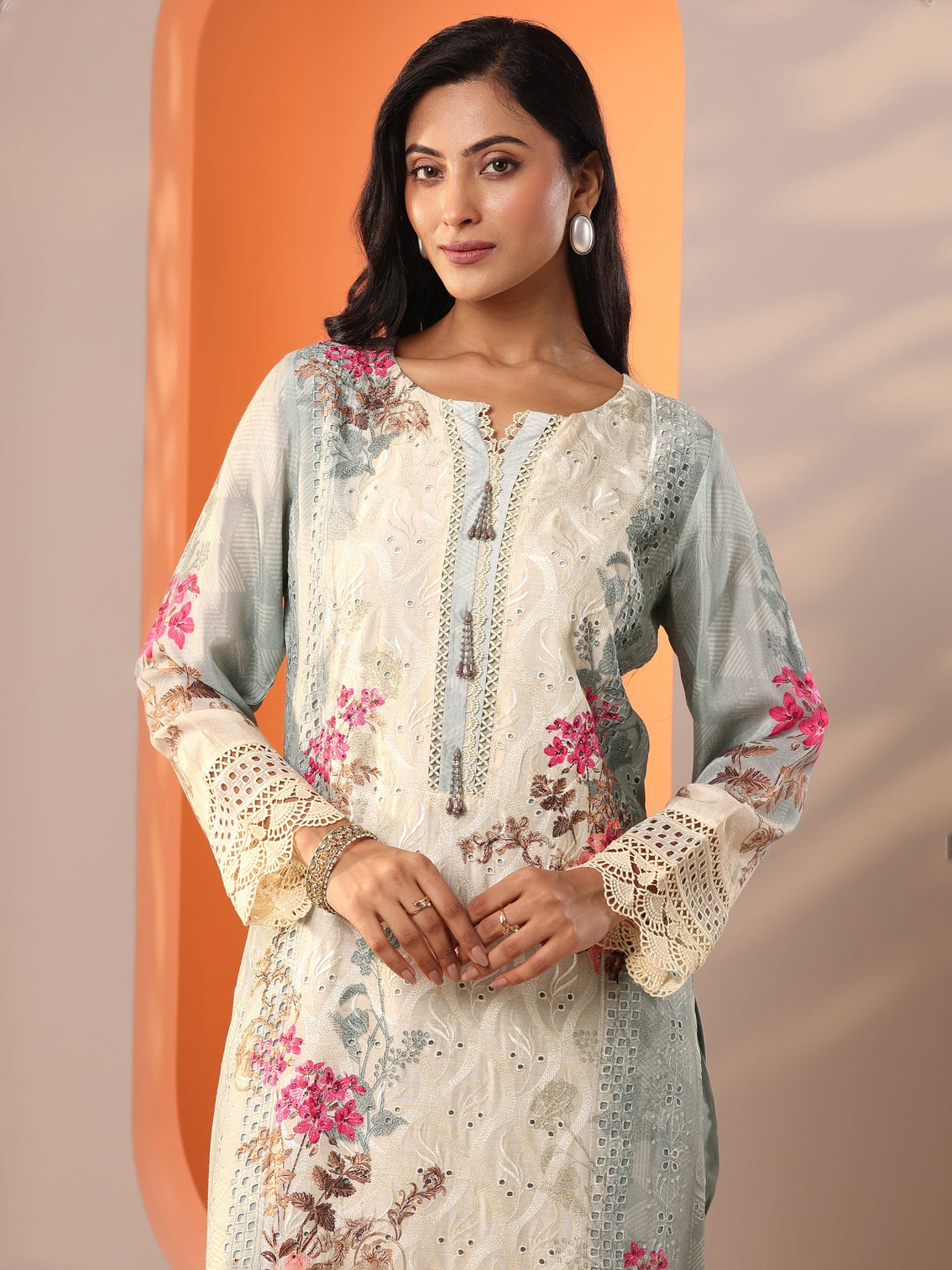 Mameraa Grey Embroidered Silk Blend Straight Suit Set With Dupatta