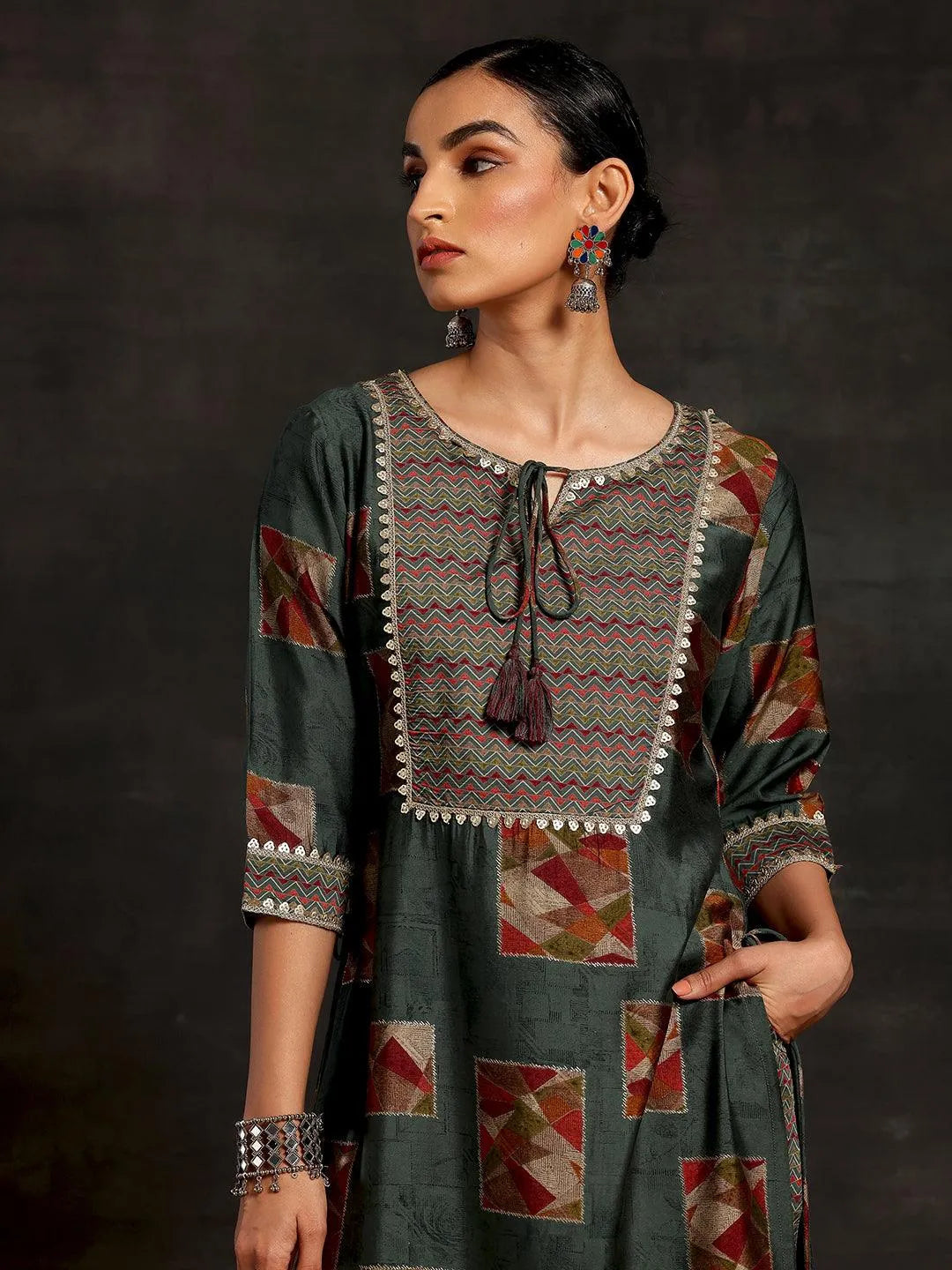 Mameraa Green Printed Straight Suit With Dupatta