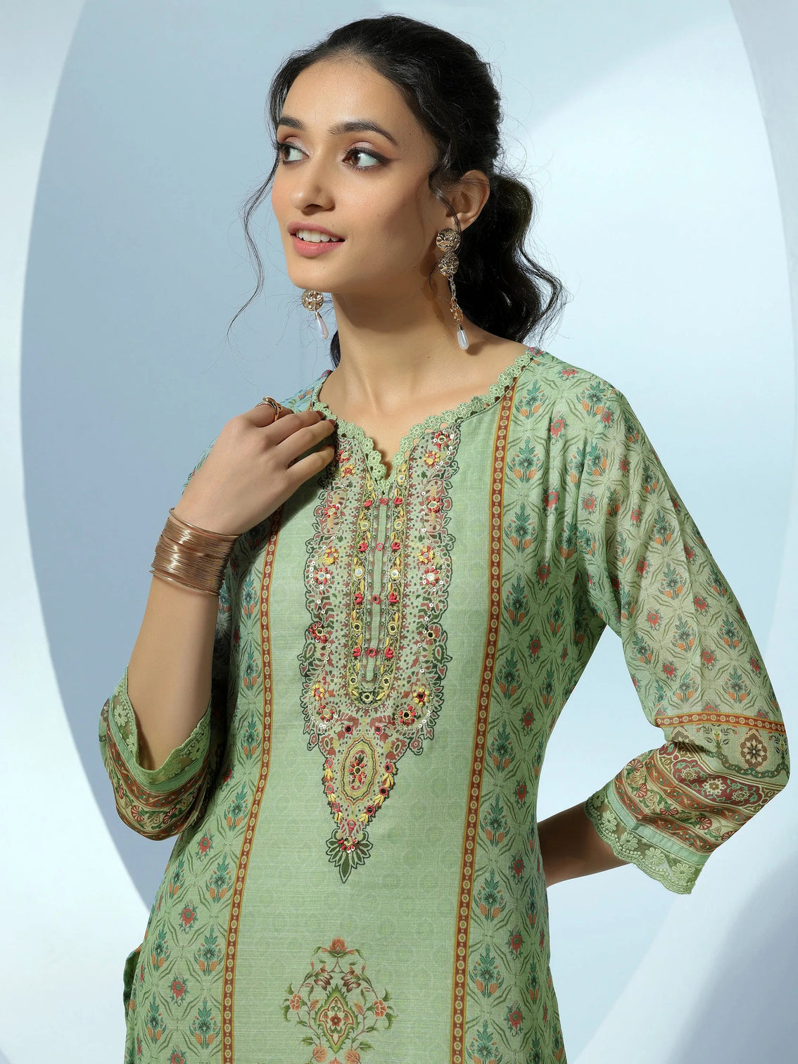 Mameraa Green Printed Cotton Blend Straight Suit With Dupatta