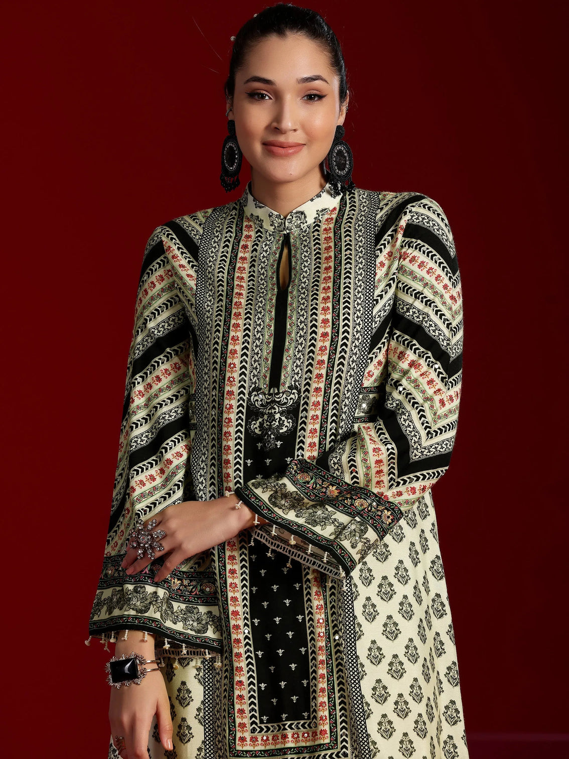 Mameraa Art Off White Printed Silk Blend Co-Ords