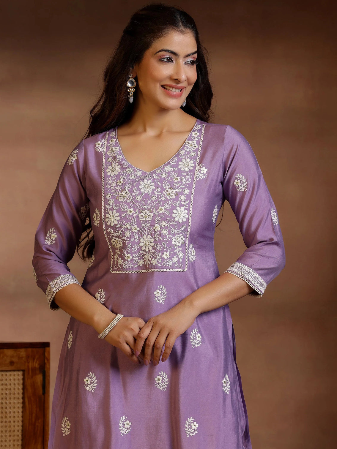 Mameraa Mauve Embroidered Silk Blend Straight Suit With Dupatta