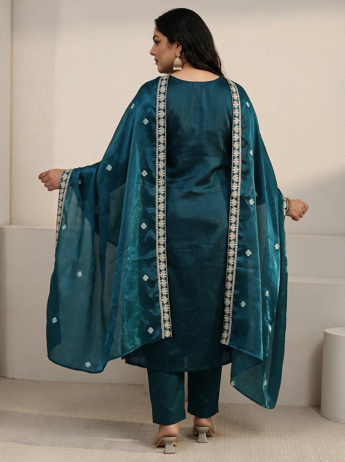 Plus Size Blue Floral Embroidered Tissue Straight Suit Set