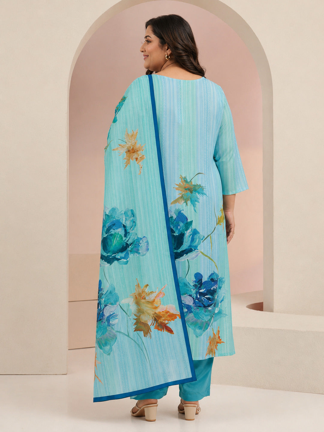 Plus Size Blue Floral Printed Cotton Blend Straight Suit Set
