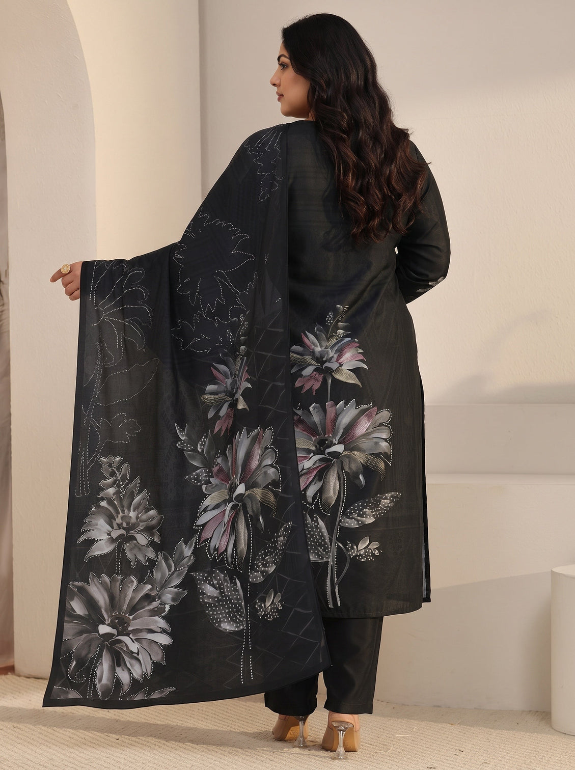 Plus Size Black Floral Printed Muslin Straight Suit Set