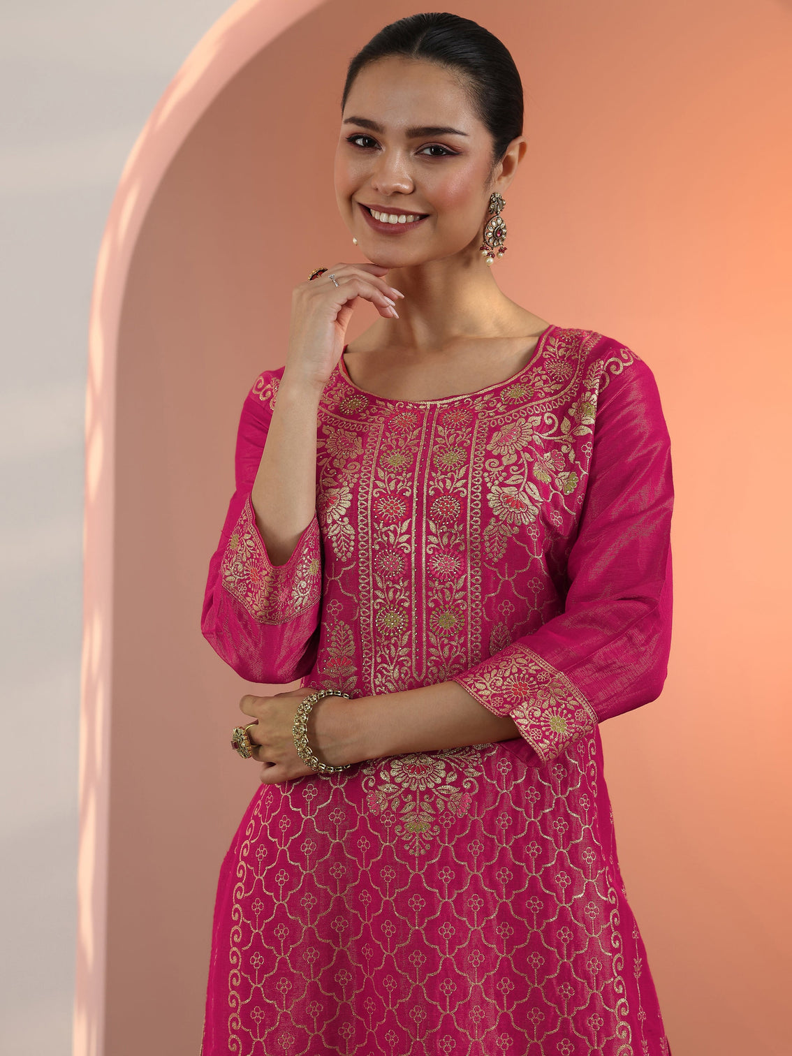 Mameraa Pink Embellished Silk Blend Straight Suit Set With Dupatta