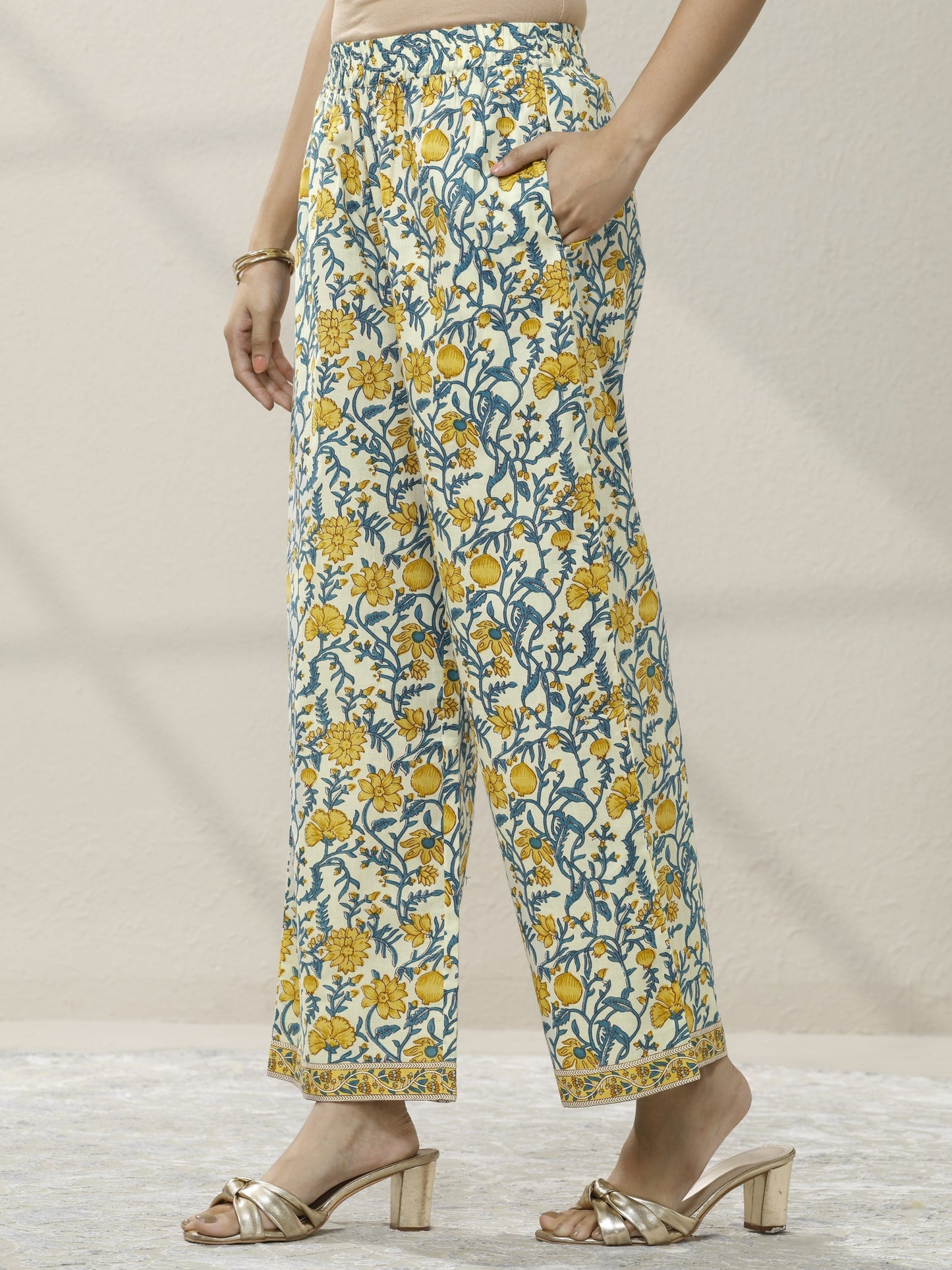 Libas Off white Printed Cotton Straight Suit Set With Dupatta