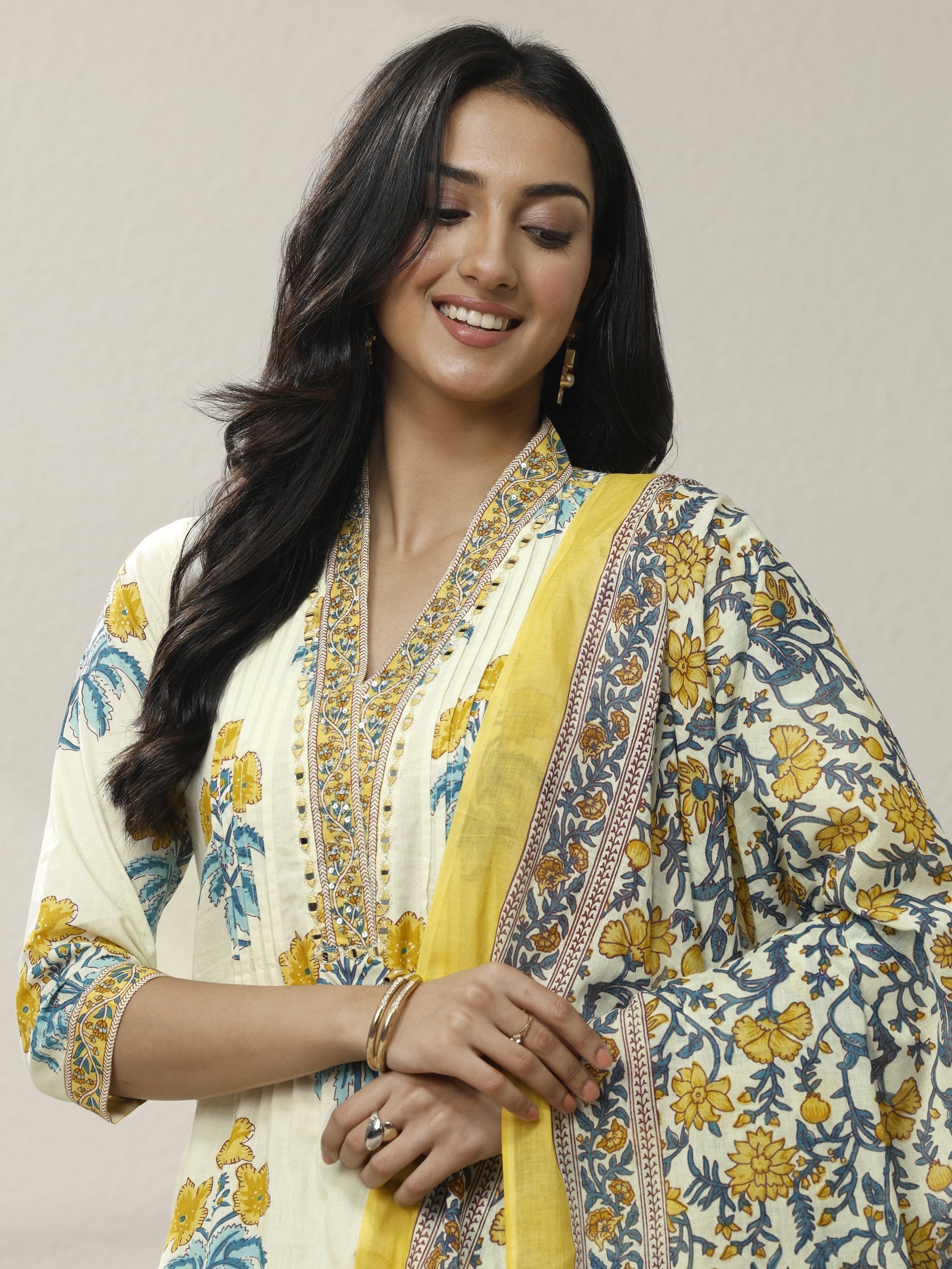Libas Off white Printed Cotton Straight Suit Set With Dupatta