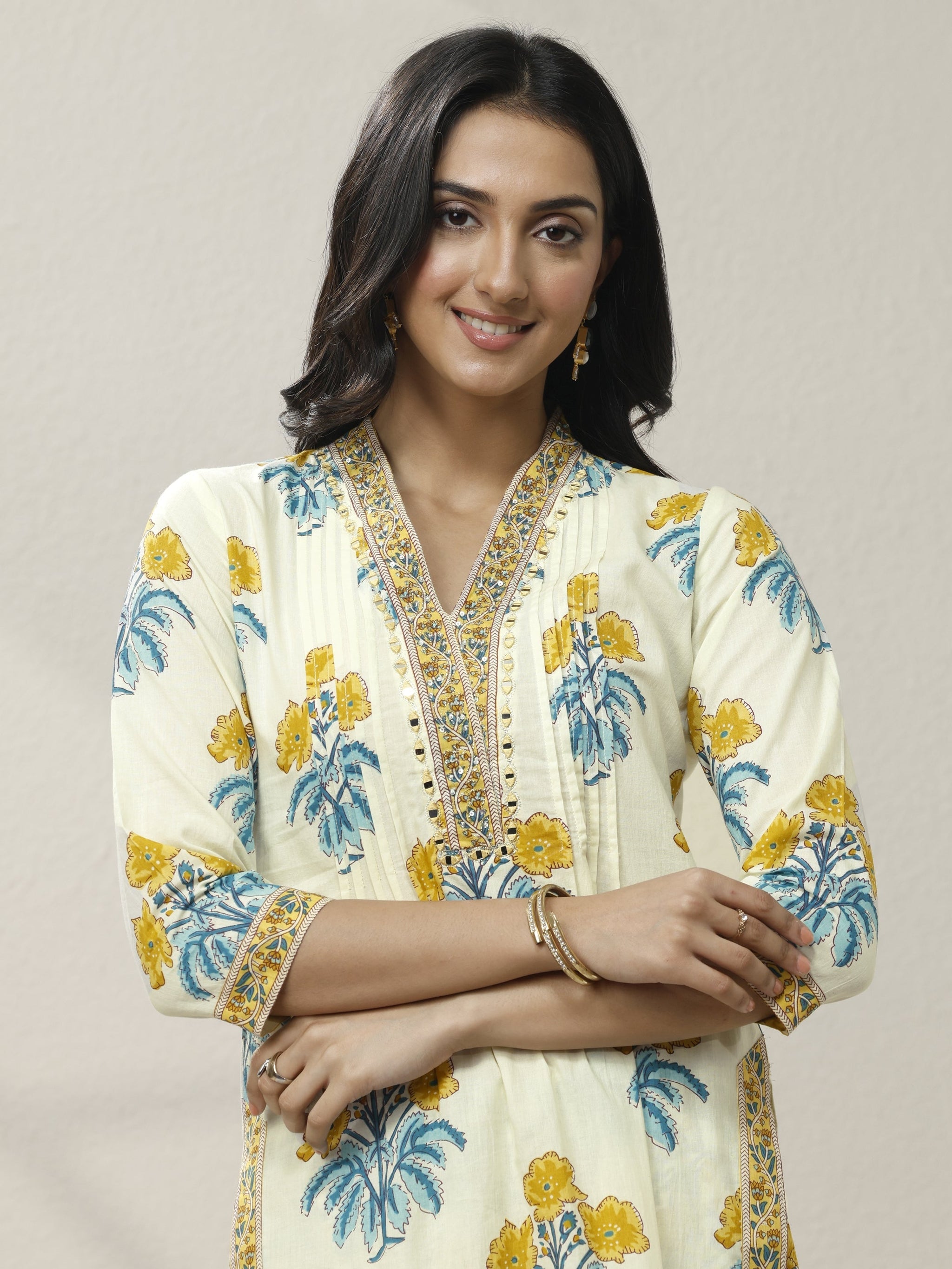 Libas Off white Printed Cotton Straight Suit Set With Dupatta