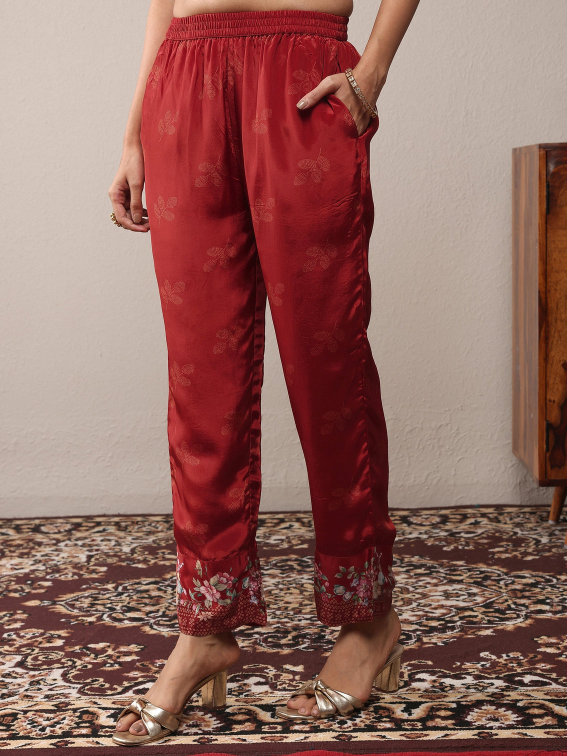 Mameraa Maroon Printed Silk Crepe Straight Suit Set With Dupatta