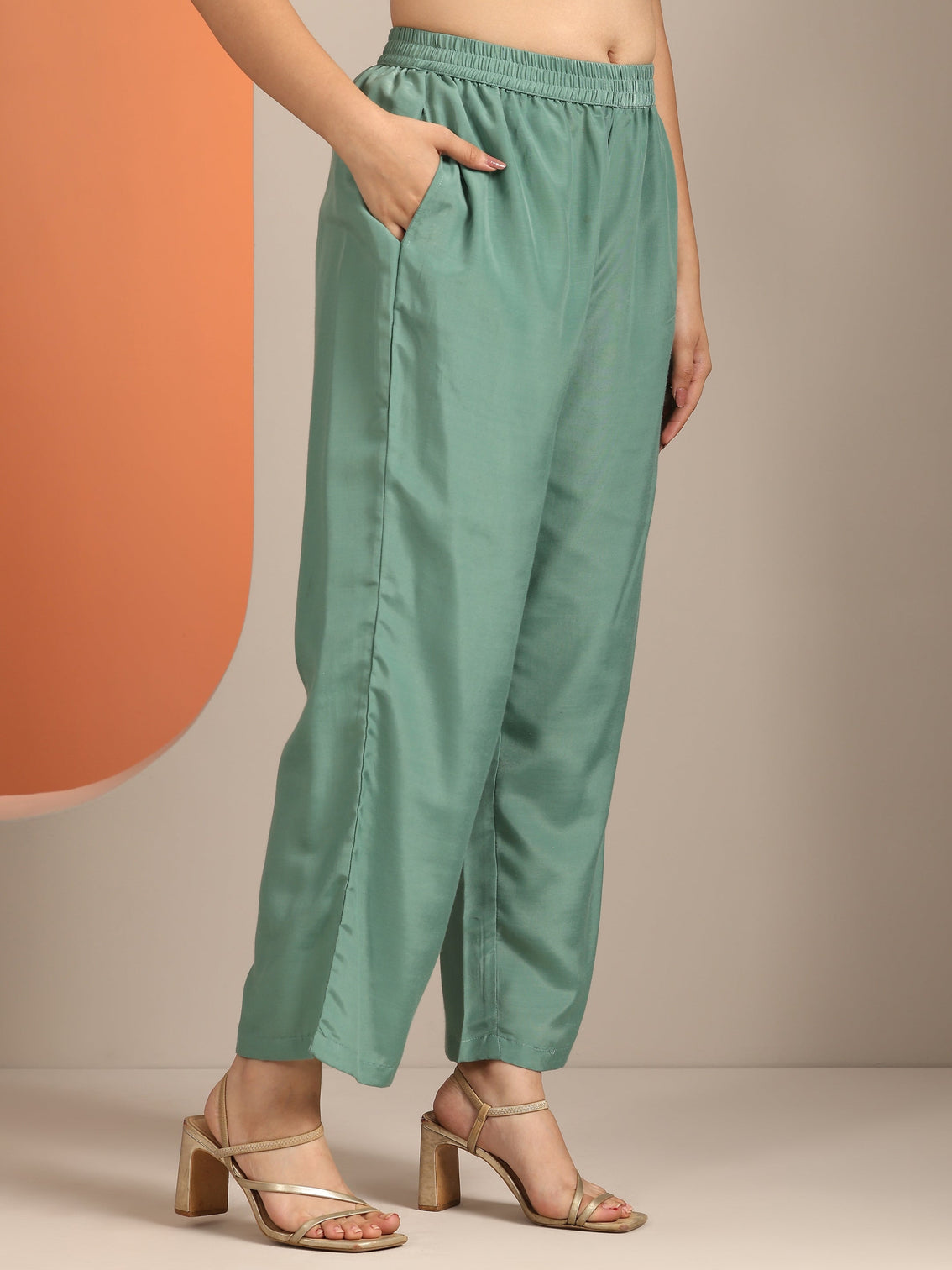 Mameraa Green Woven Design Silk Blend Straight Suit Set With Dupatta