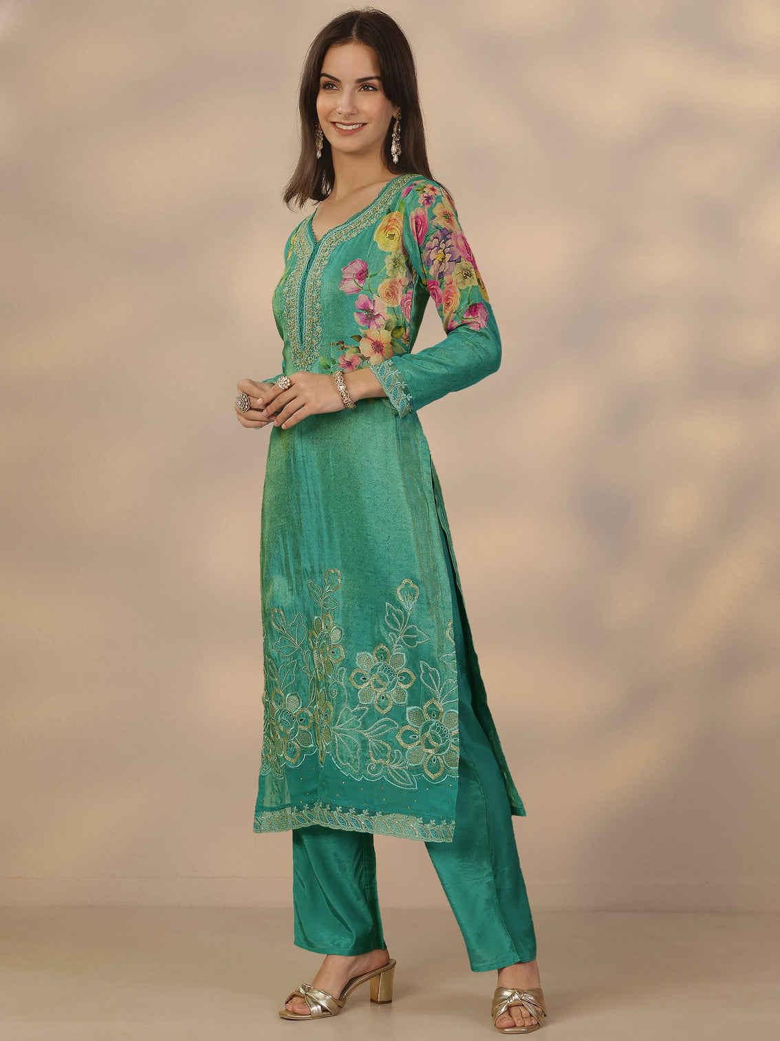 Mameraa Blue Printed Crepe Straight Suit Set With Dupatta