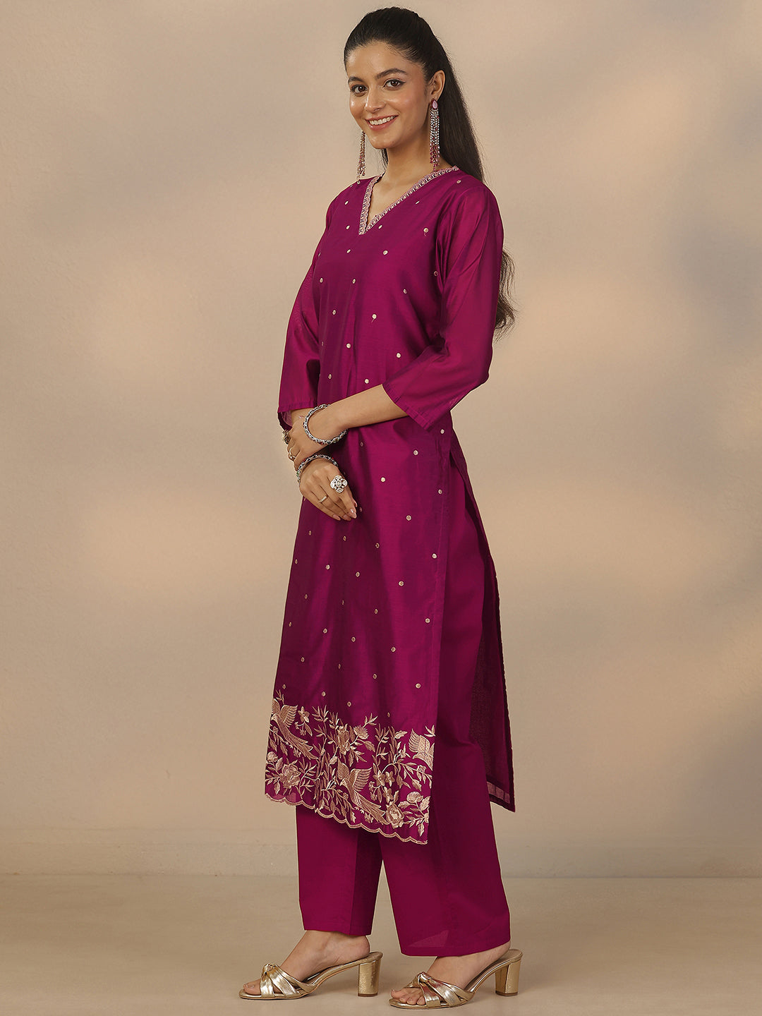Mameraa Magenta Embroidered Silk Blend Straight Suit Set With Dupatta