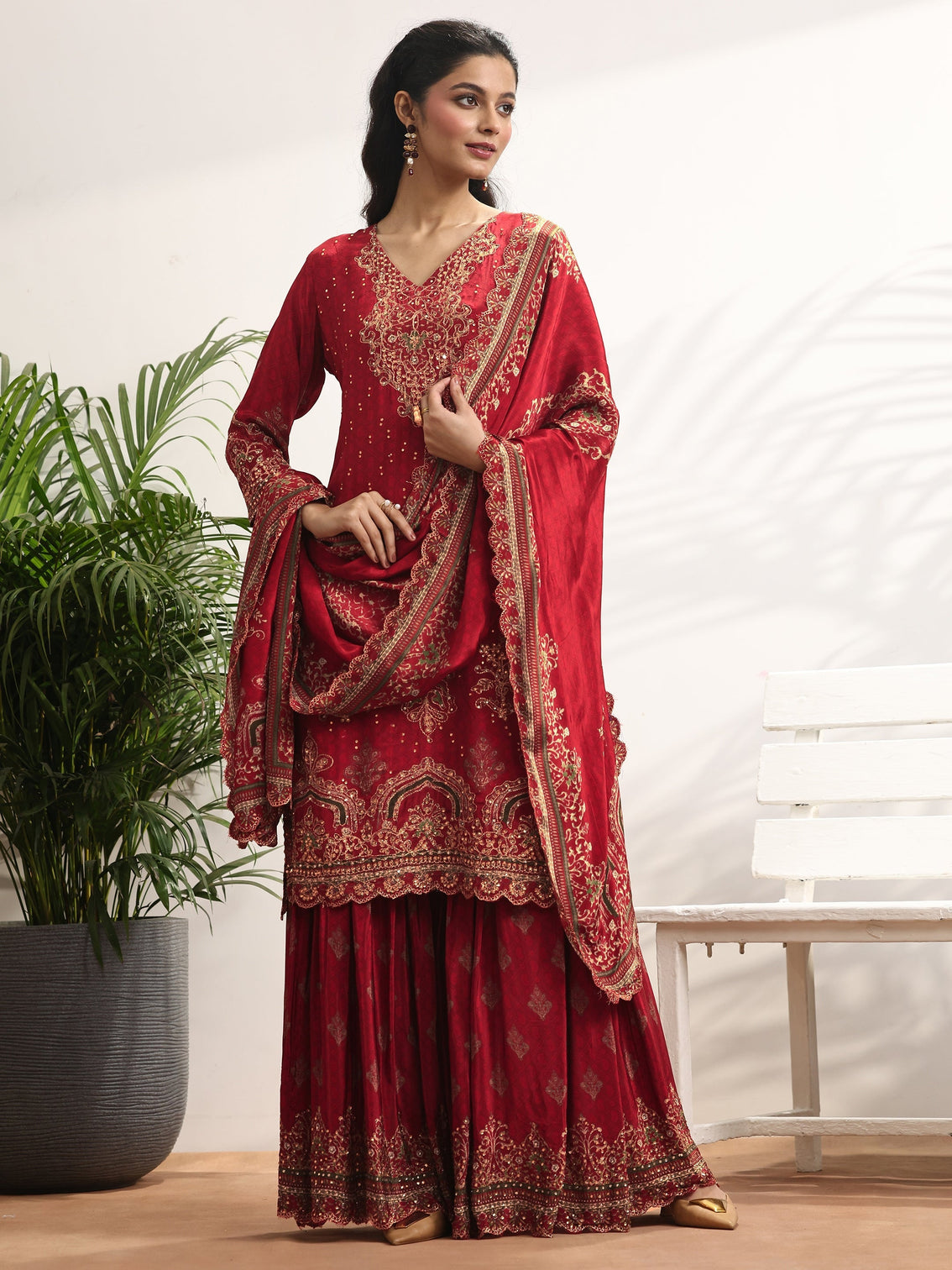 Mameraa Art Red Embellished Crepe Suit Set With Dupatta
