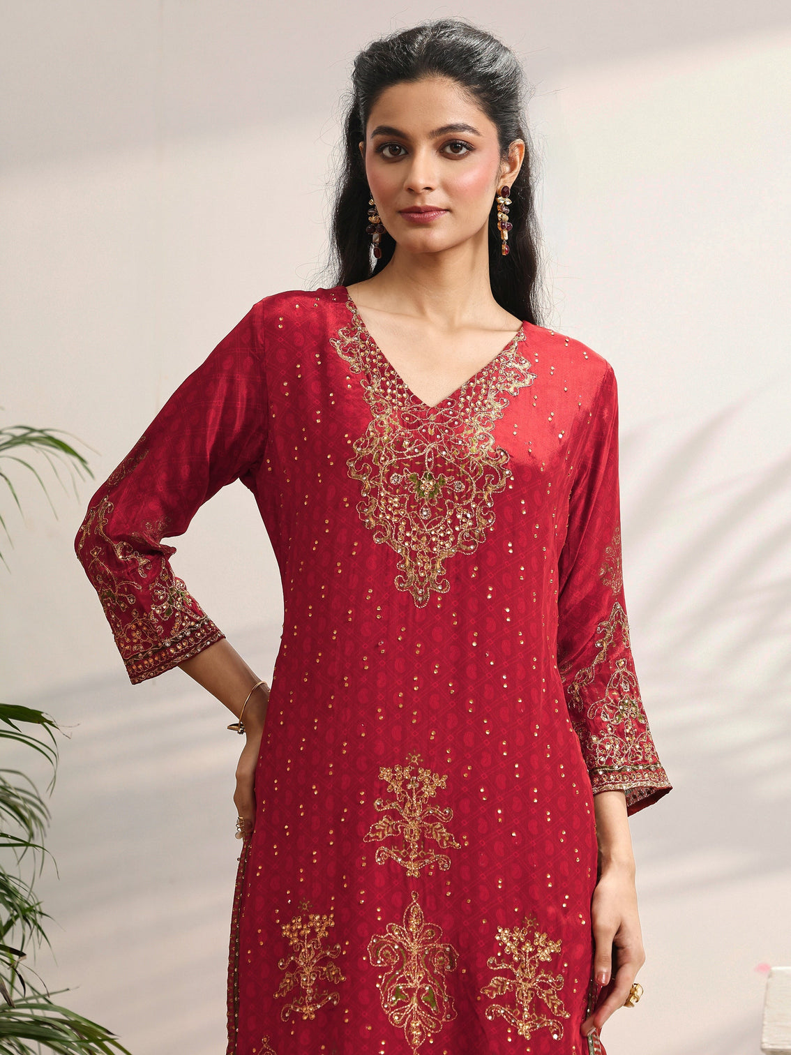 Mameraa Art Red Embellished Crepe Suit Set With Dupatta