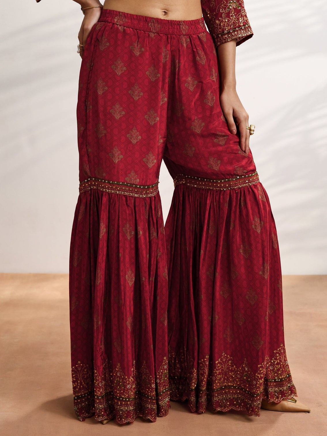 Mameraa Art Red Embellished Crepe Suit Set With Dupatta