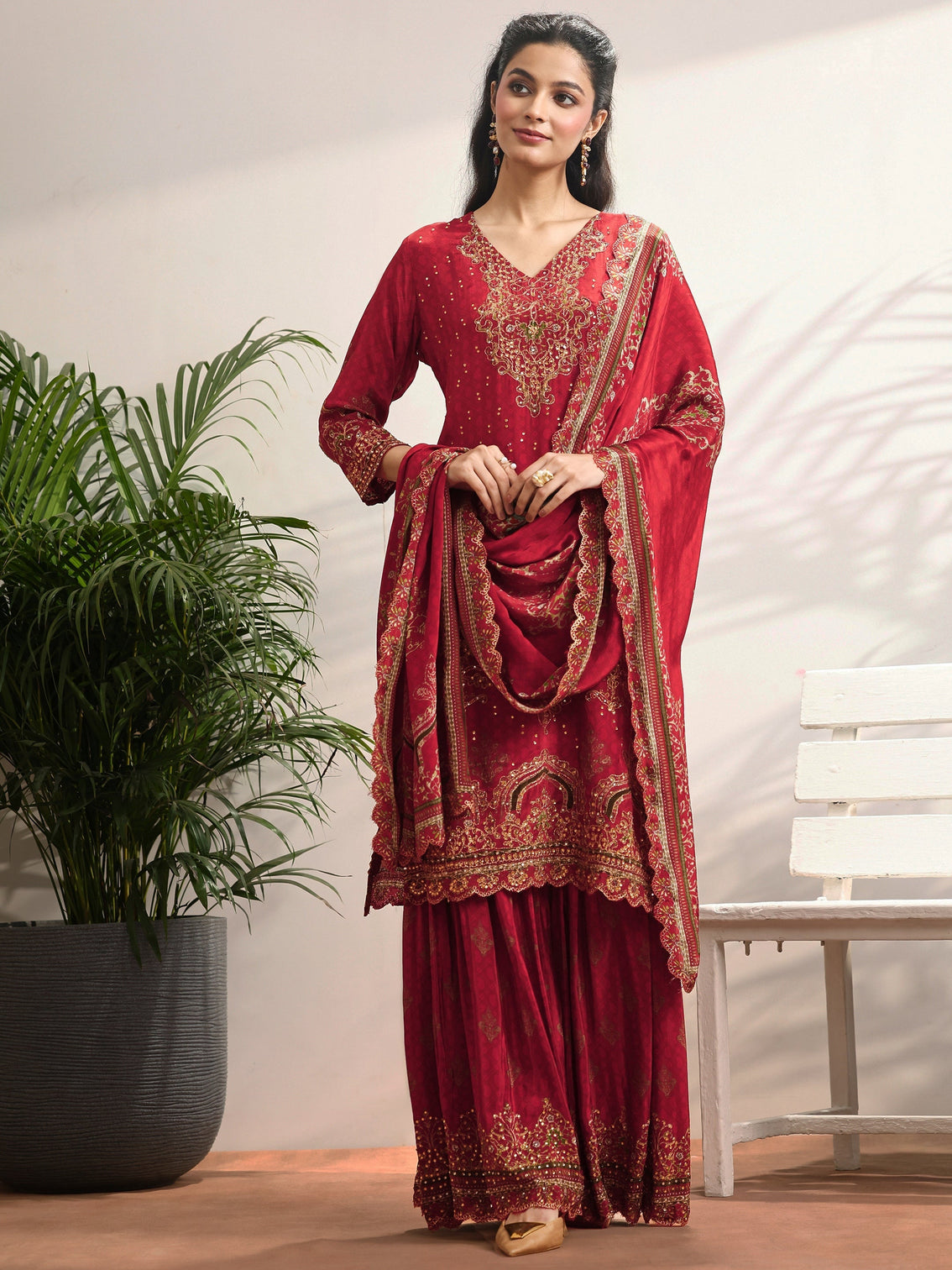 Mameraa Art Red Embellished Crepe Suit Set With Dupatta