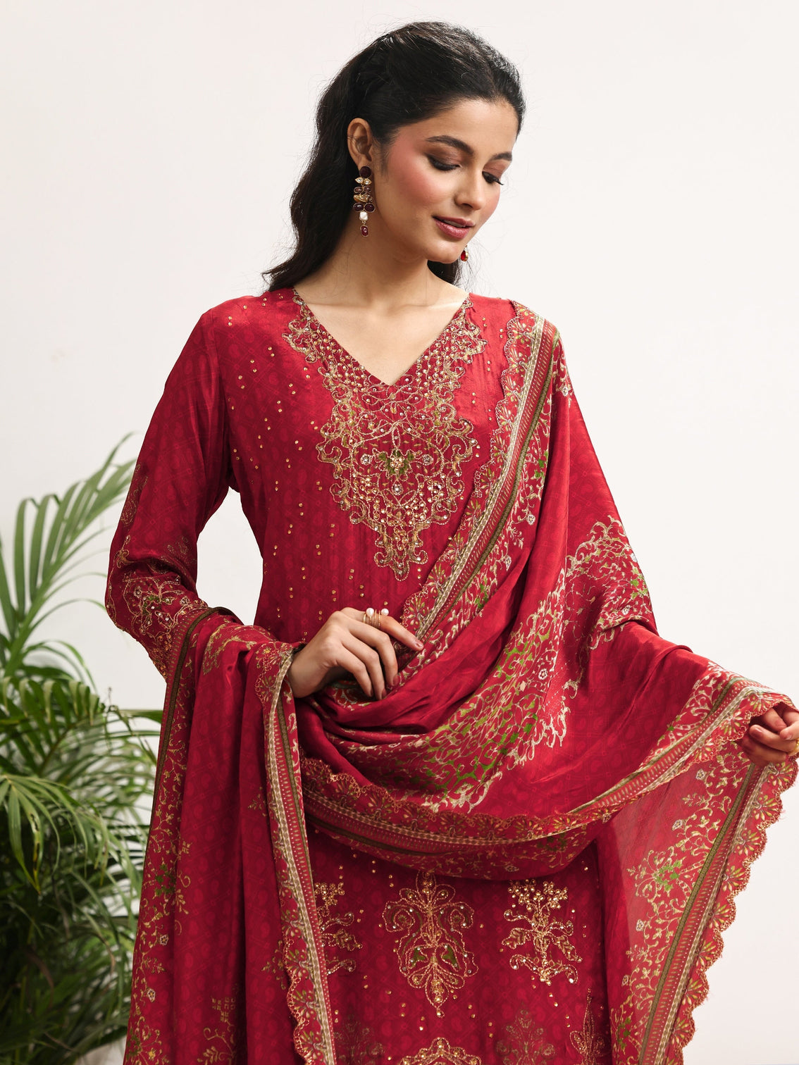 Mameraa Art Red Embellished Crepe Suit Set With Dupatta