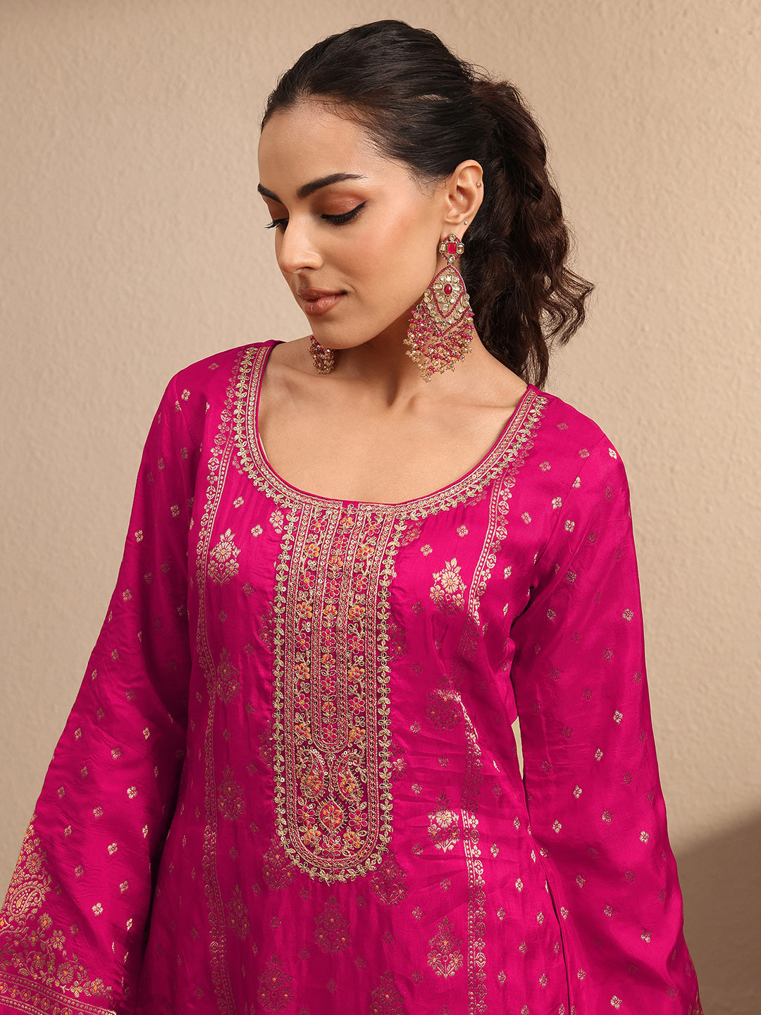 Mameraa Pink Embroidered Silk Blend Straight Suit Set With Dupatta