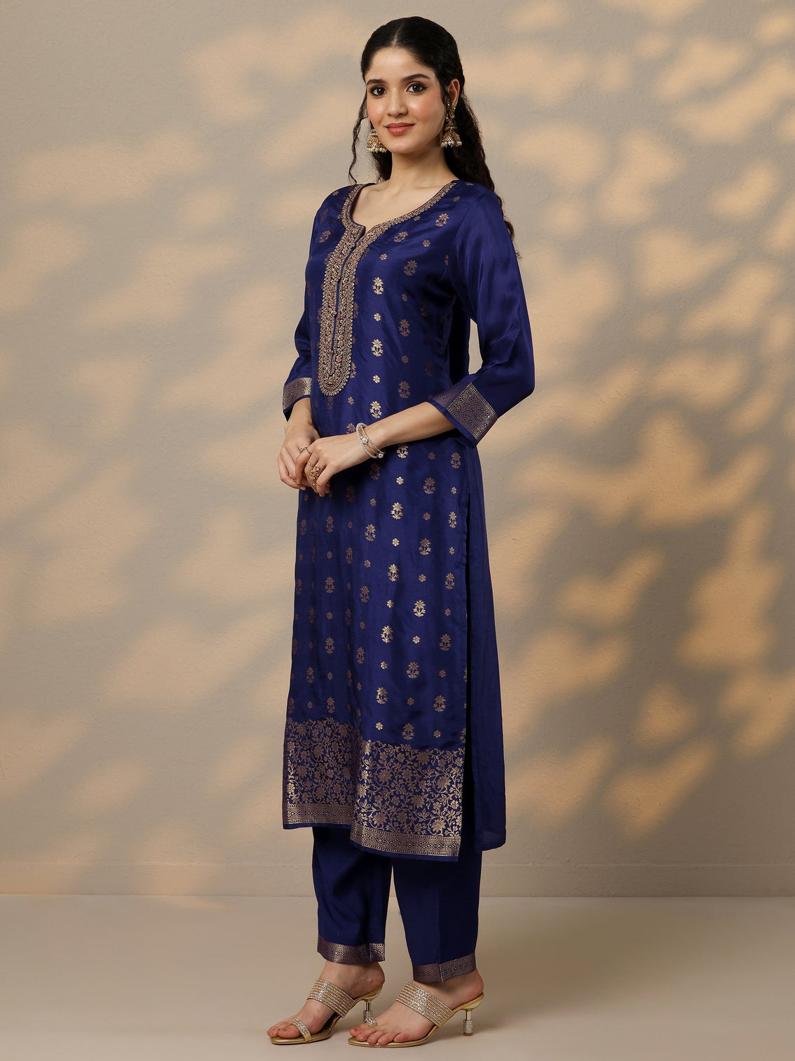 Mameraa Purple Woven Design Silk Blend Straight Suit Set With Dupatta