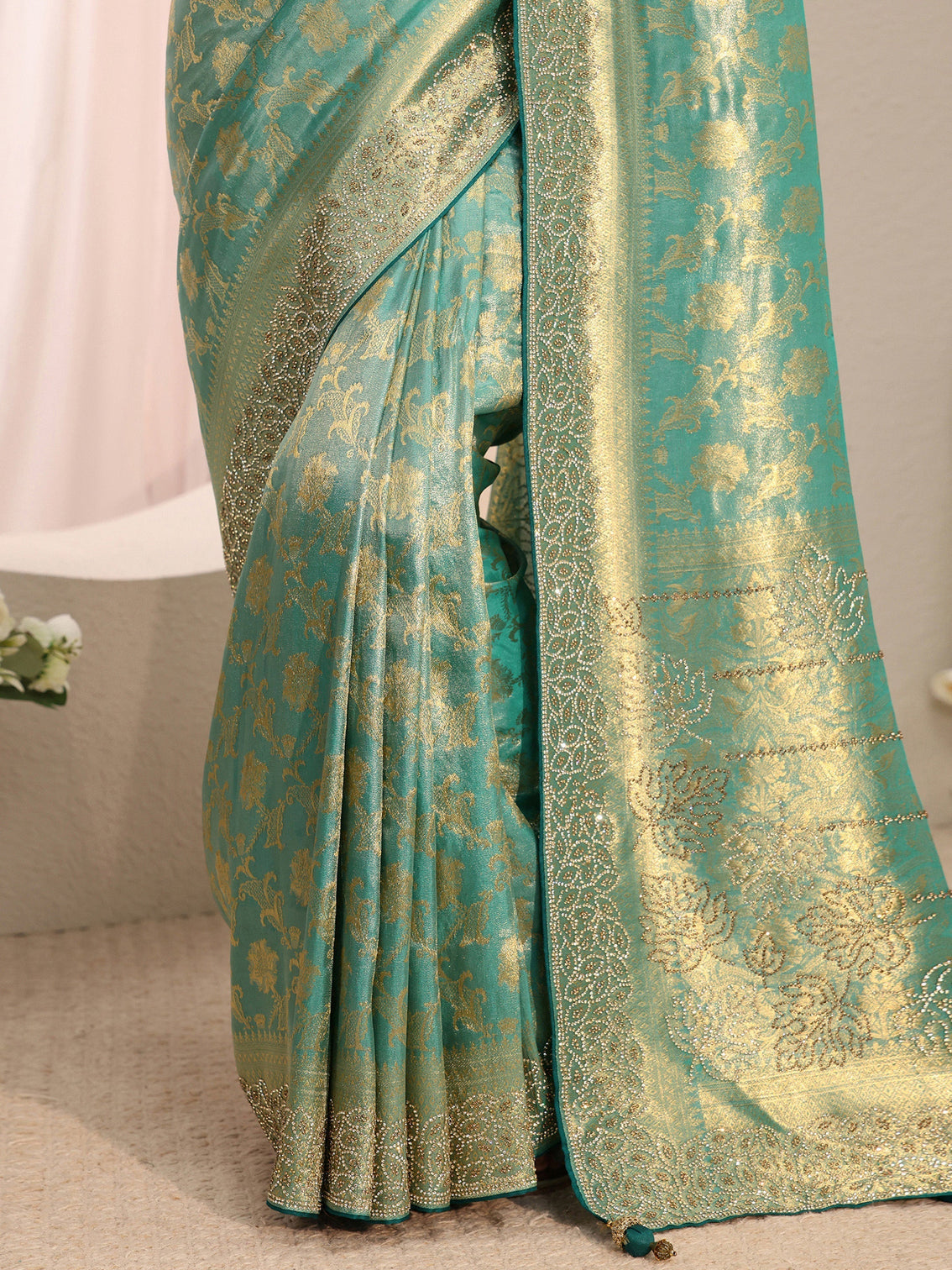 Mameraa Art Blue Floral Woven Design Silk Blend Saree With Unstitched Blouse Piece