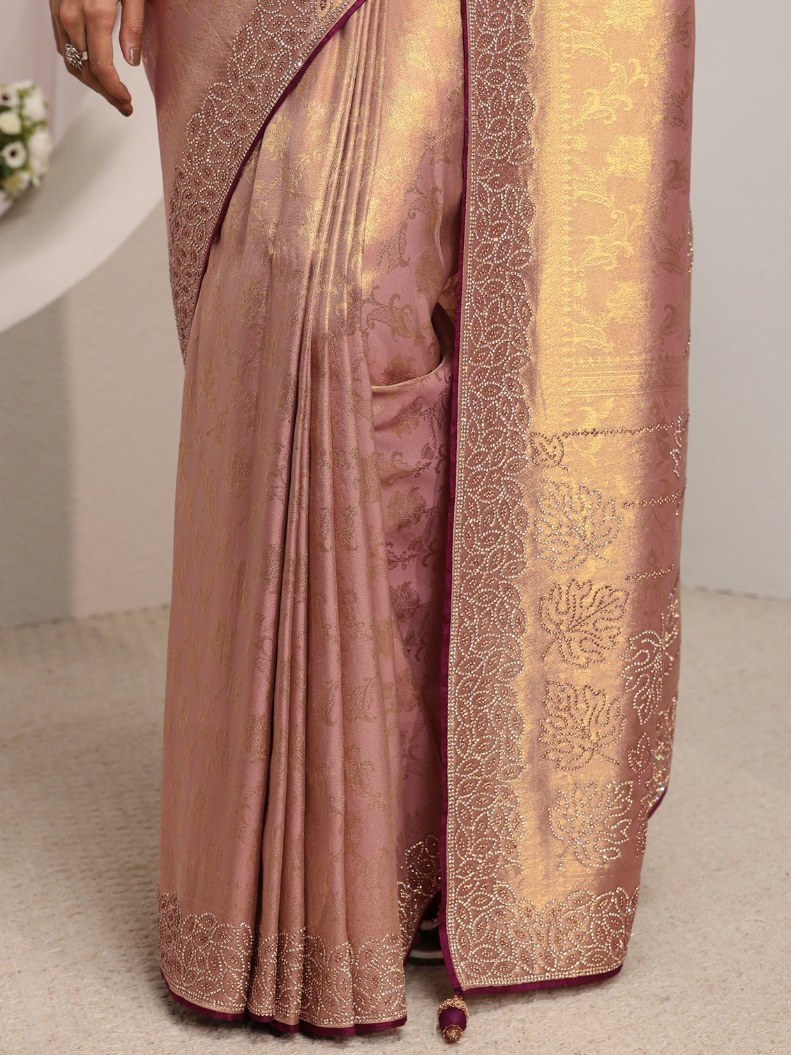 Mameraa Art Lavender Floral Woven Design Silk Blend Saree With Unstitched Blouse Piece