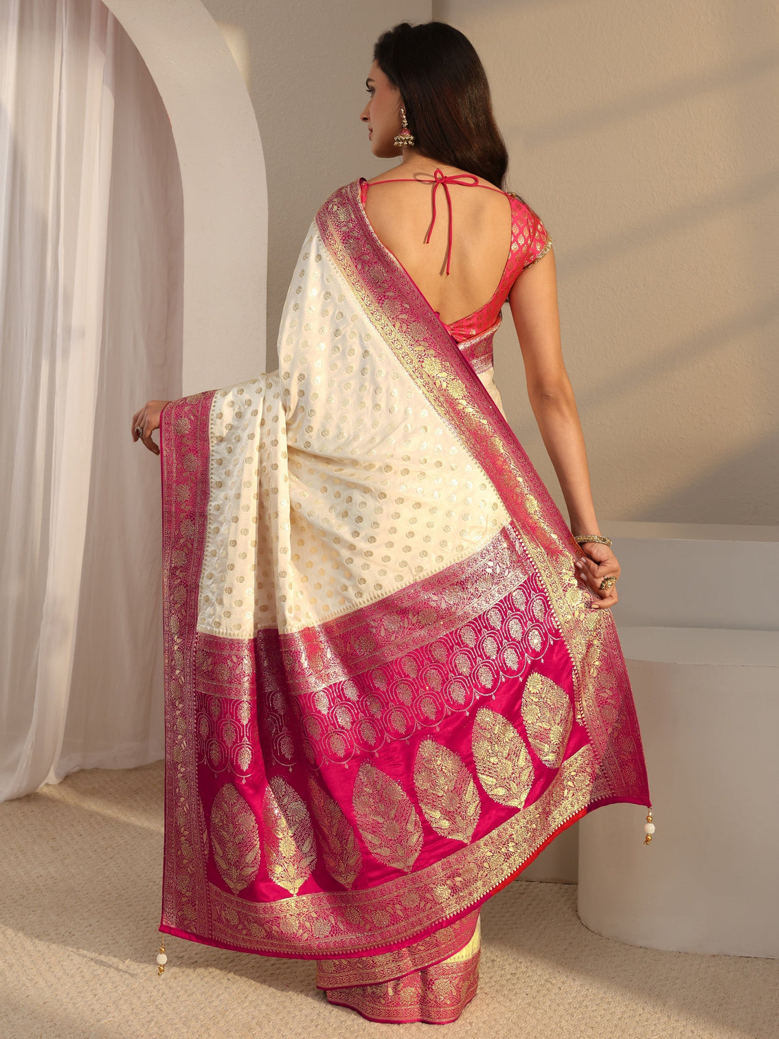 Mameraa Art Ivory Banarasi Satin Saree With Unstitched Blouse Piece