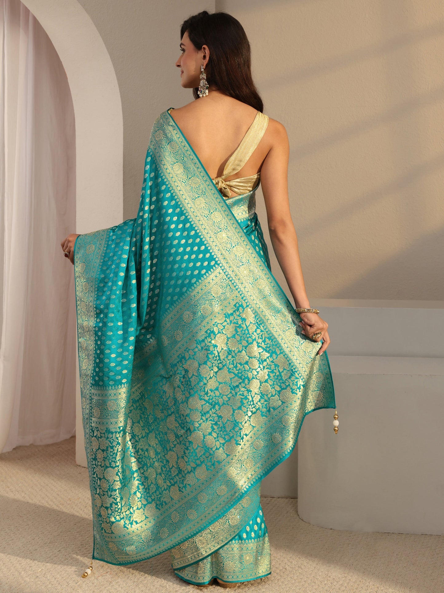 Libas Green Banarasi Silk Blend Saree With Unstitched Blouse Piece