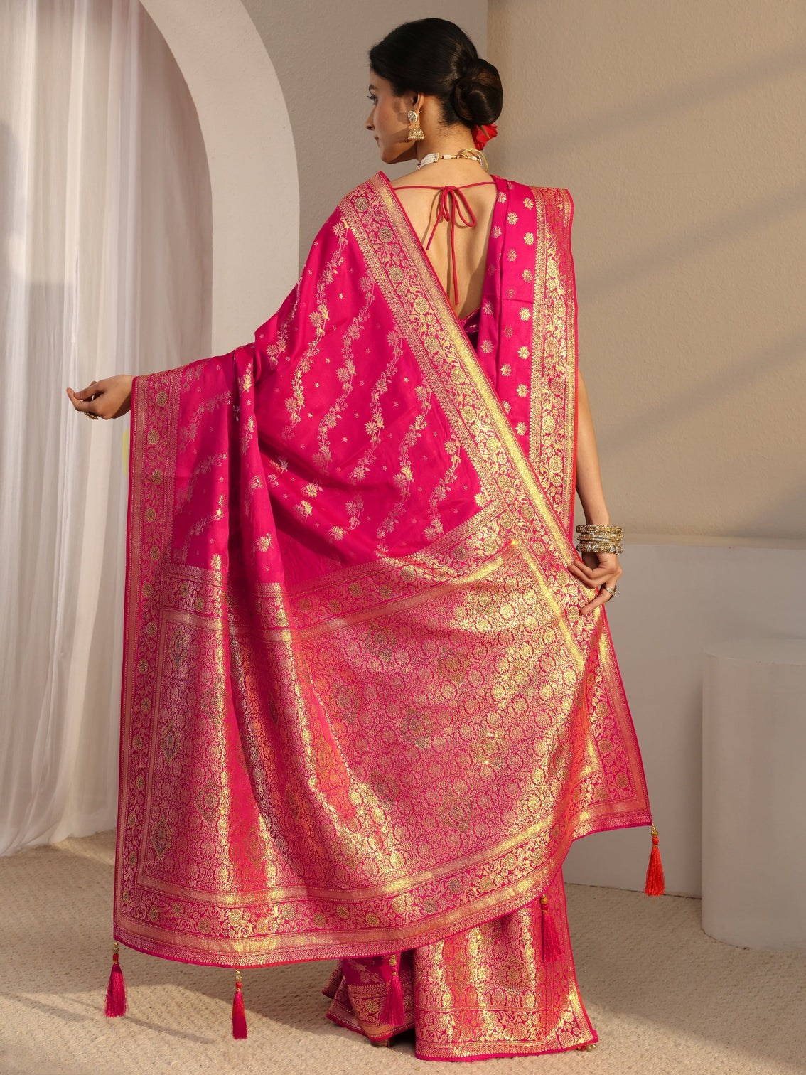 Mameraa Pink Banarasi Satin Saree With Unstiched Blouse Piece And Dupatta