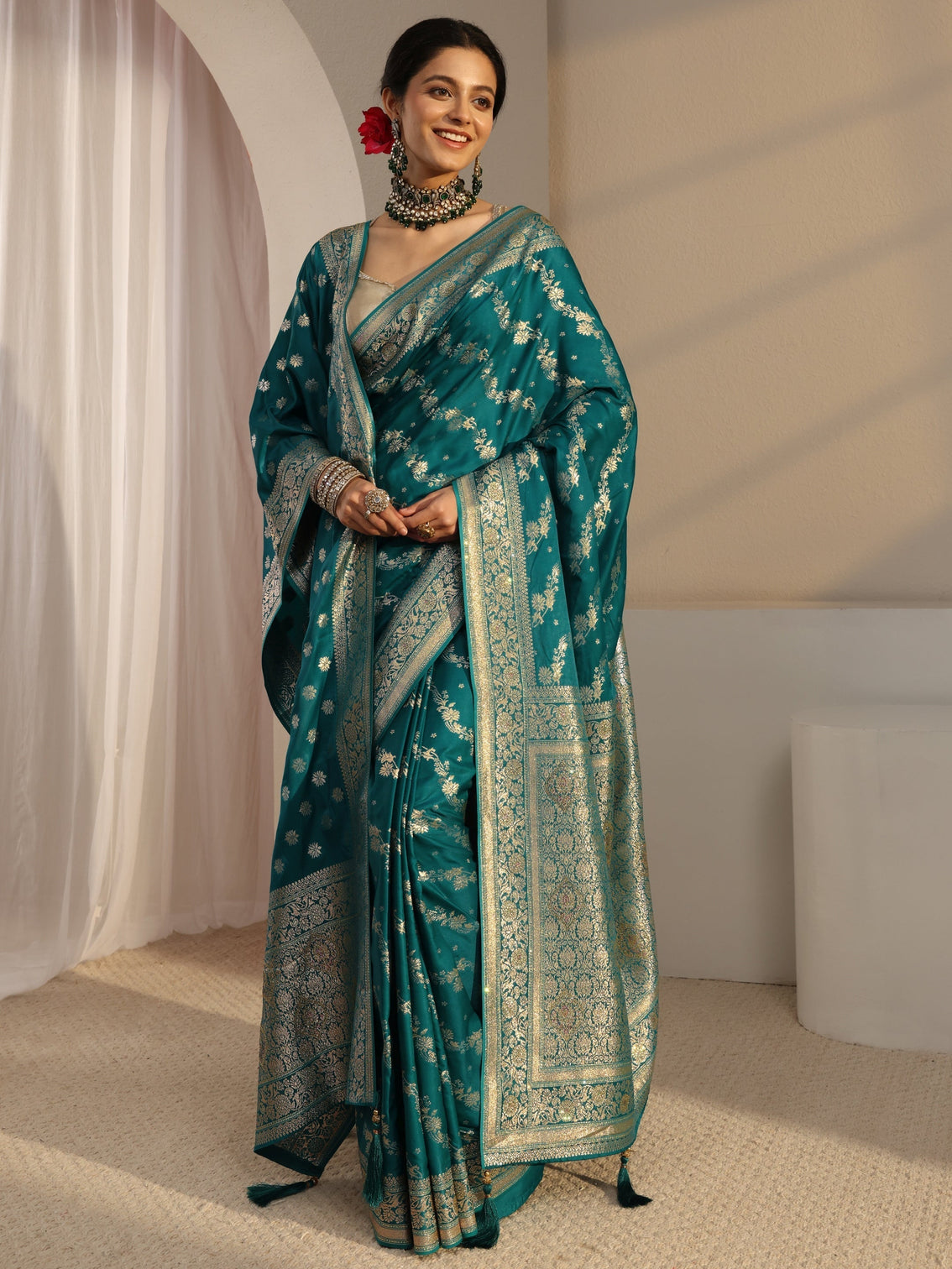 Mameraa Green Banarasi Satin Saree With Unstiched Blouse Piece And Dupatta