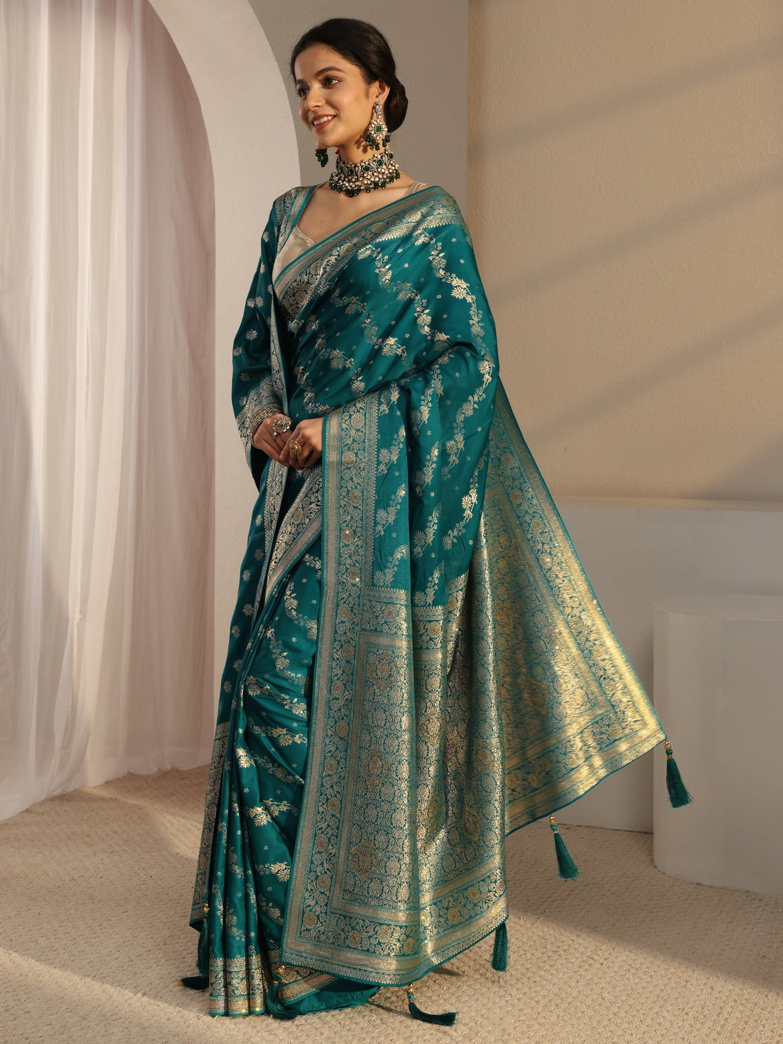 Mameraa Green Banarasi Satin Saree With Unstiched Blouse Piece And Dupatta