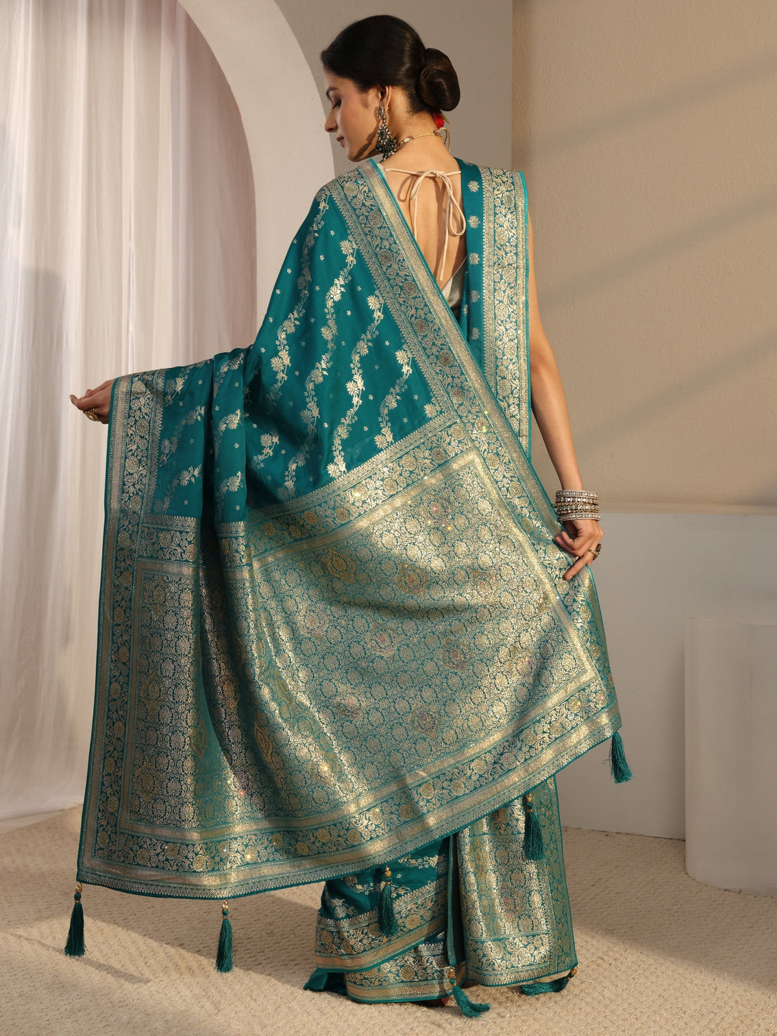 Mameraa Green Banarasi Satin Saree With Unstiched Blouse Piece And Dupatta