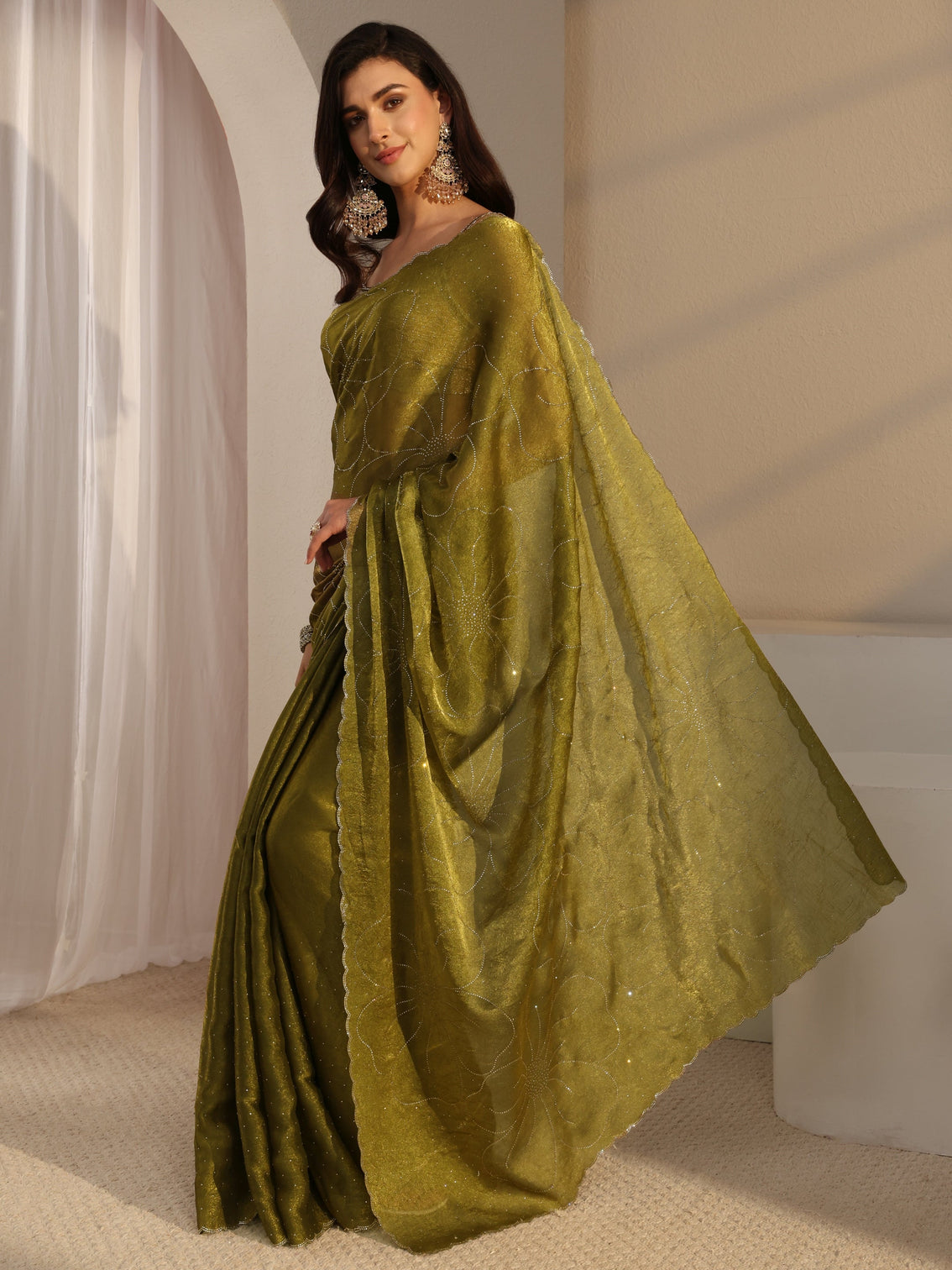 Mameraa Green Floral Embellished Tissue Saree With Unstitched Blouse Piece