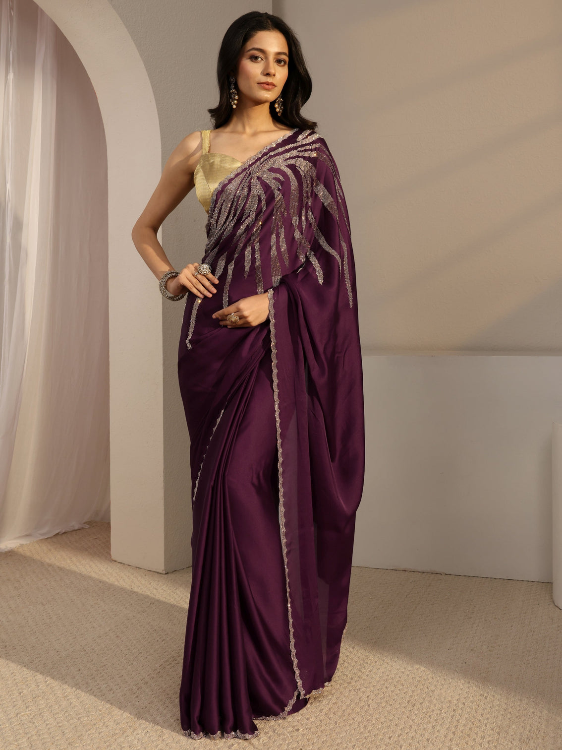 Mameraa Burgundy Silk Blend Saree With Unstiched Blouse Piece