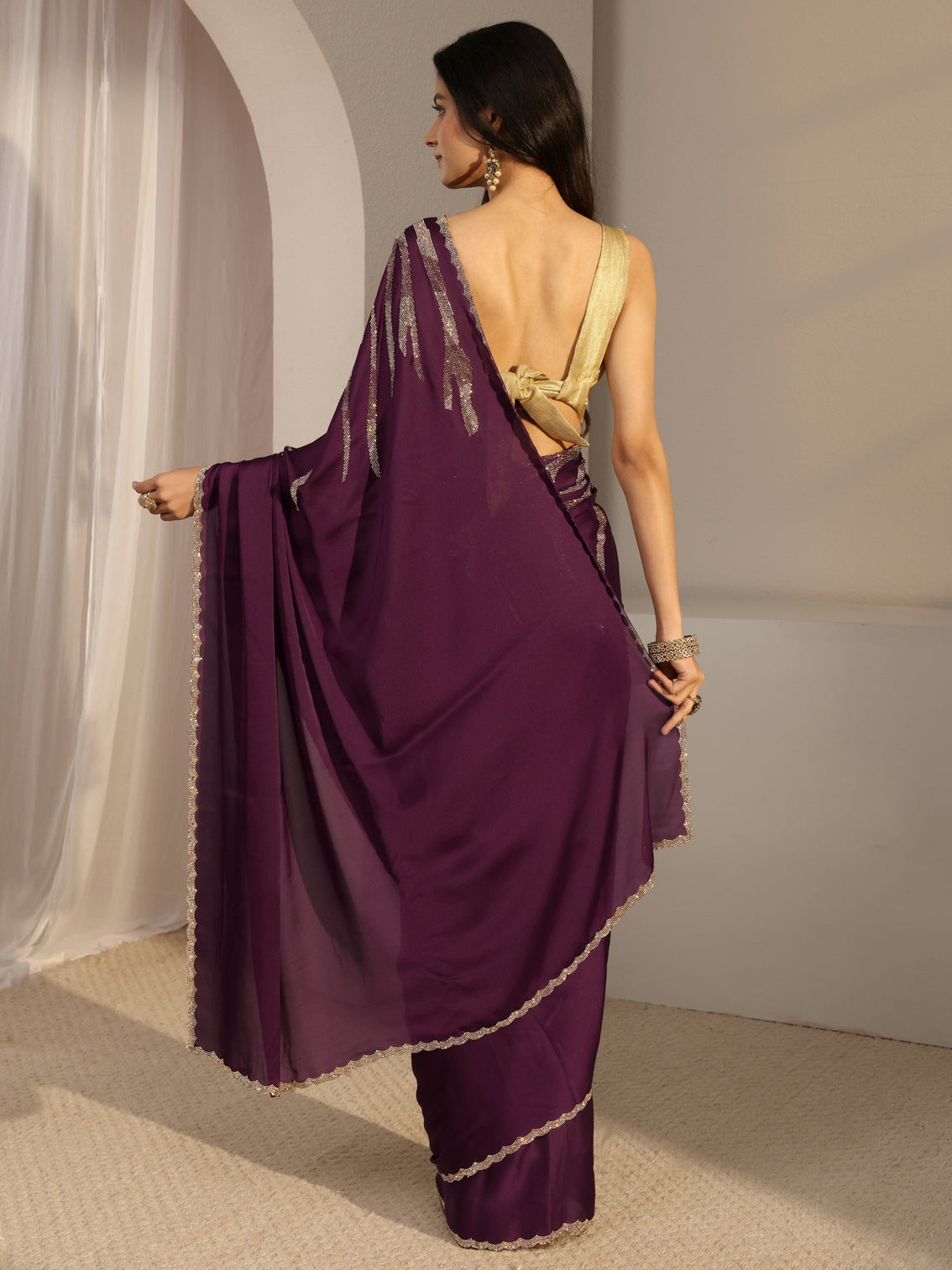 Mameraa Burgundy Silk Blend Saree With Unstiched Blouse Piece
