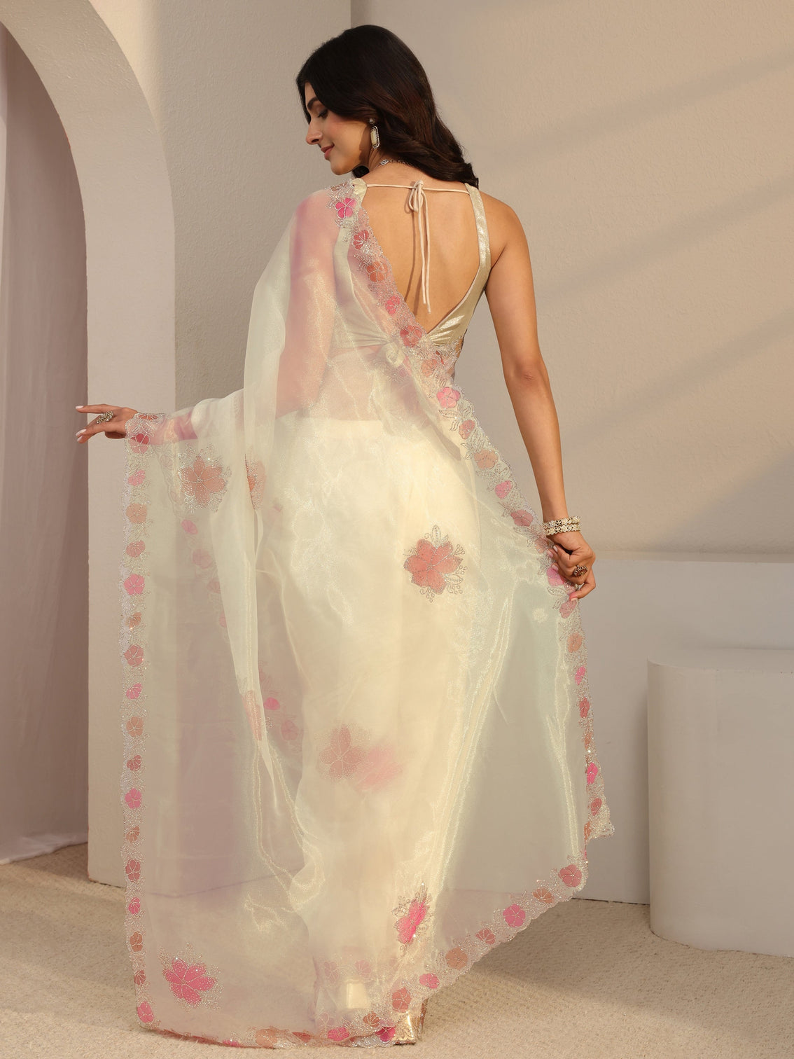 Mameraa Ivory Floral Embellished Organza Sareewith Unstitched Blouse Piece