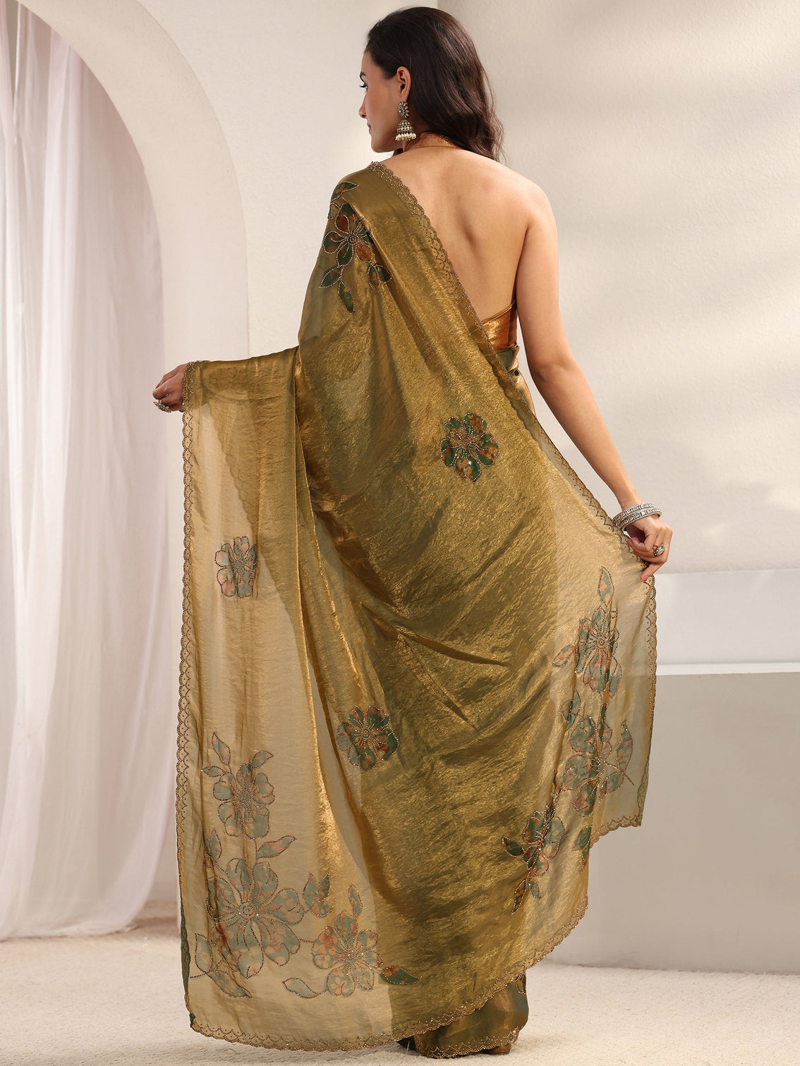 Mameraa Green Floral Embellished Tissue Saree With Unstitched Blouse Piece