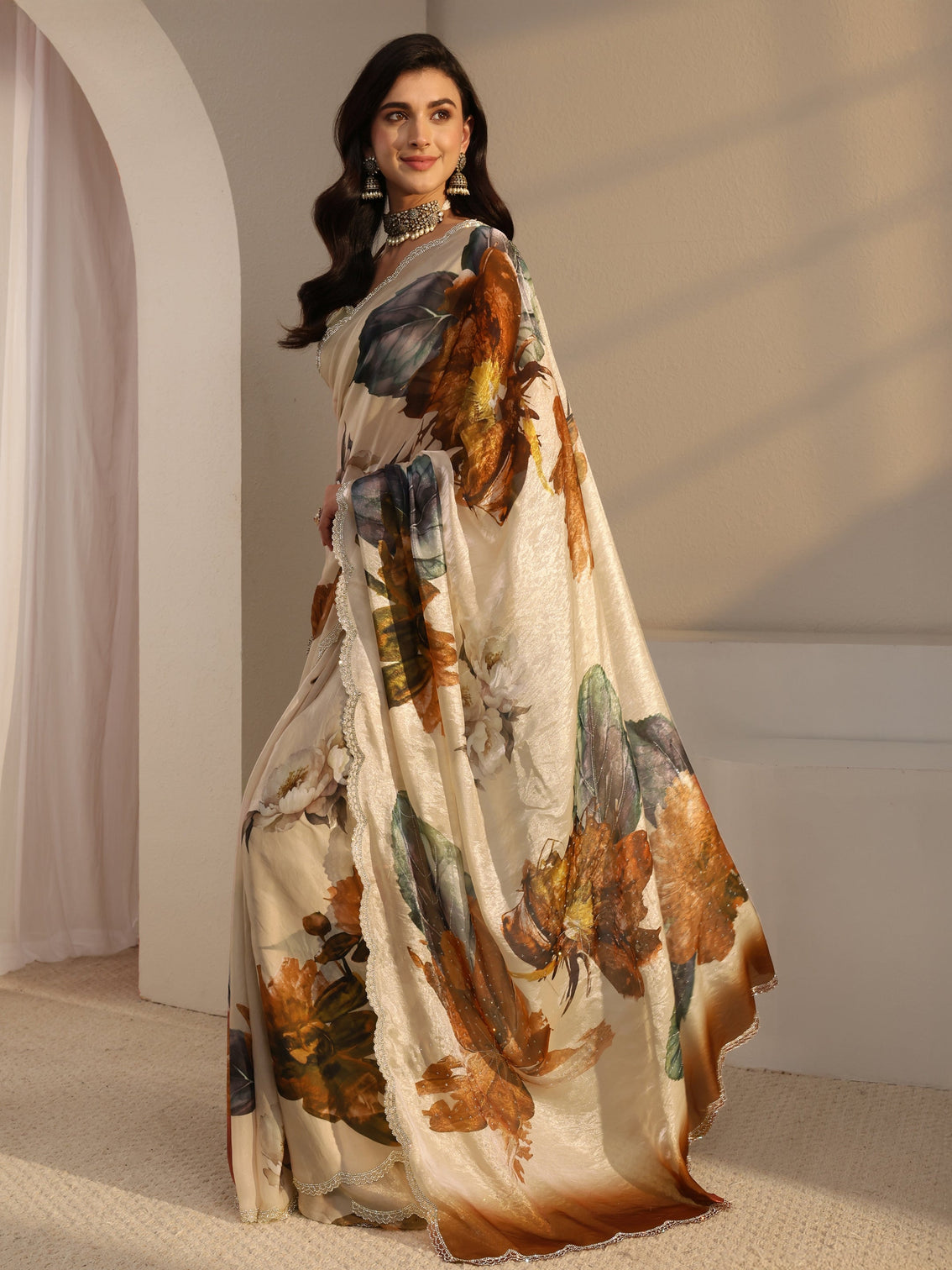 Mameraa Ivory Floral Printed Tissue Saree With Unstitched Blouse Piece