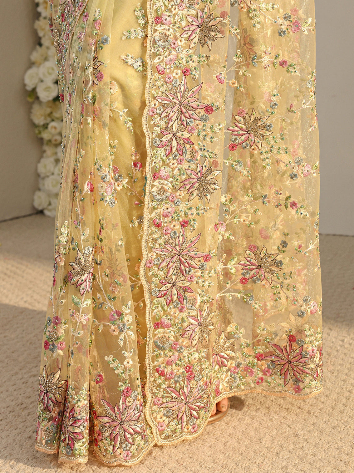 Mameraa Art Green Floral Embroidered Net Saree With Unstitched Blouse Piece