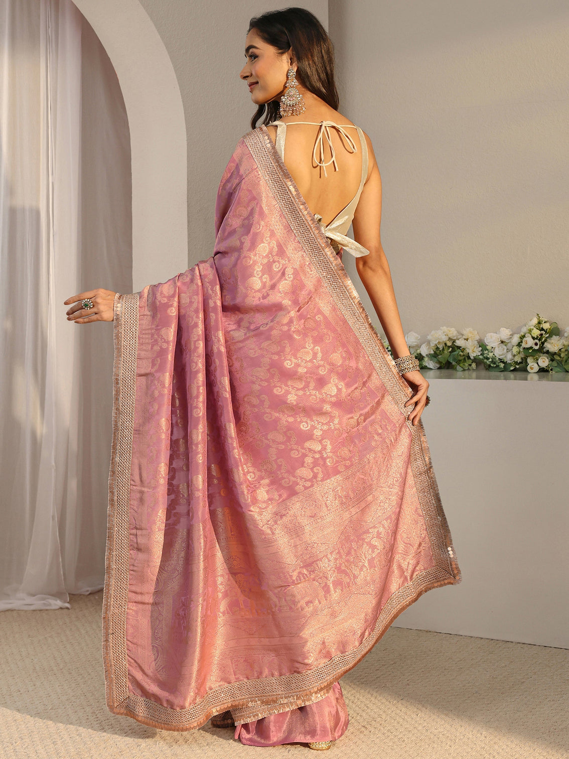 Mameraa Art Pink Floral Woven Design Silk Blend Saree With Unstitched Blouse Piece