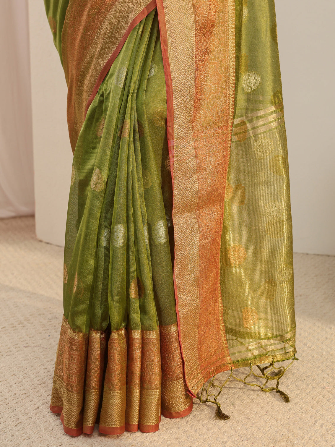 Mameraa Green Jacquard Woven Design Silk Blend Saree