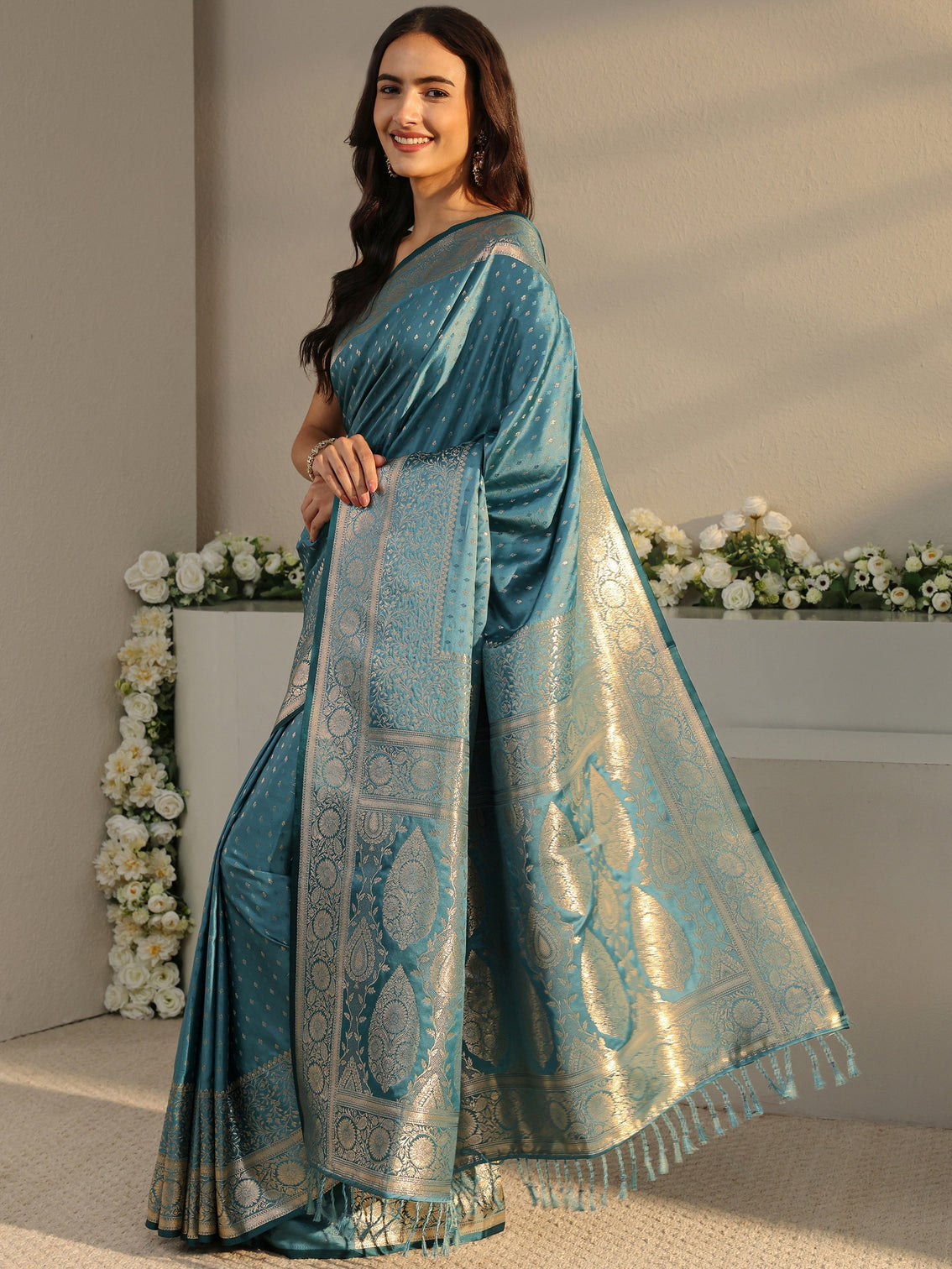 Mameraa Teal Ethnic Woven Design Silk Blend Saree With Unstitched Blouse Piece