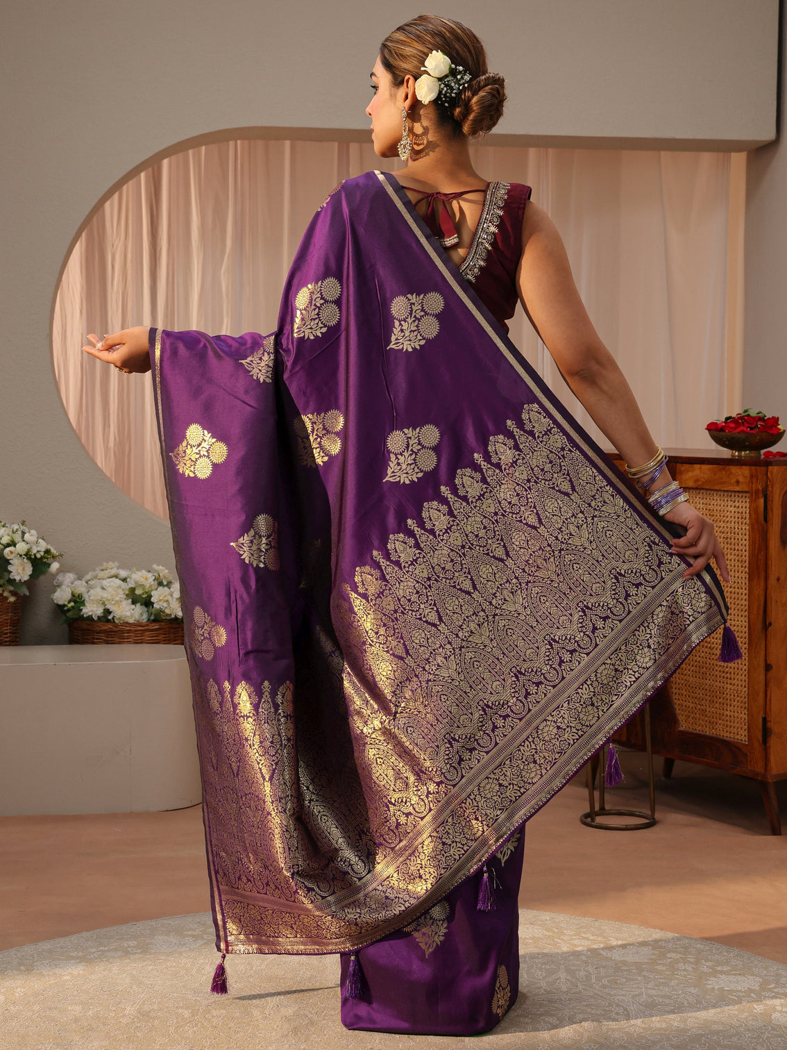 Mameraa Purple Floral Woven Design Silk blend Sarees with an unstitched Blouse Piece