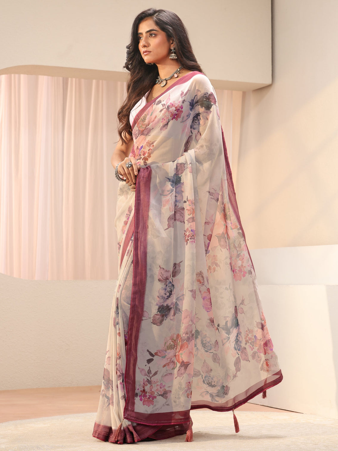 Mameraa Off White Floral Printed Georgette Saree